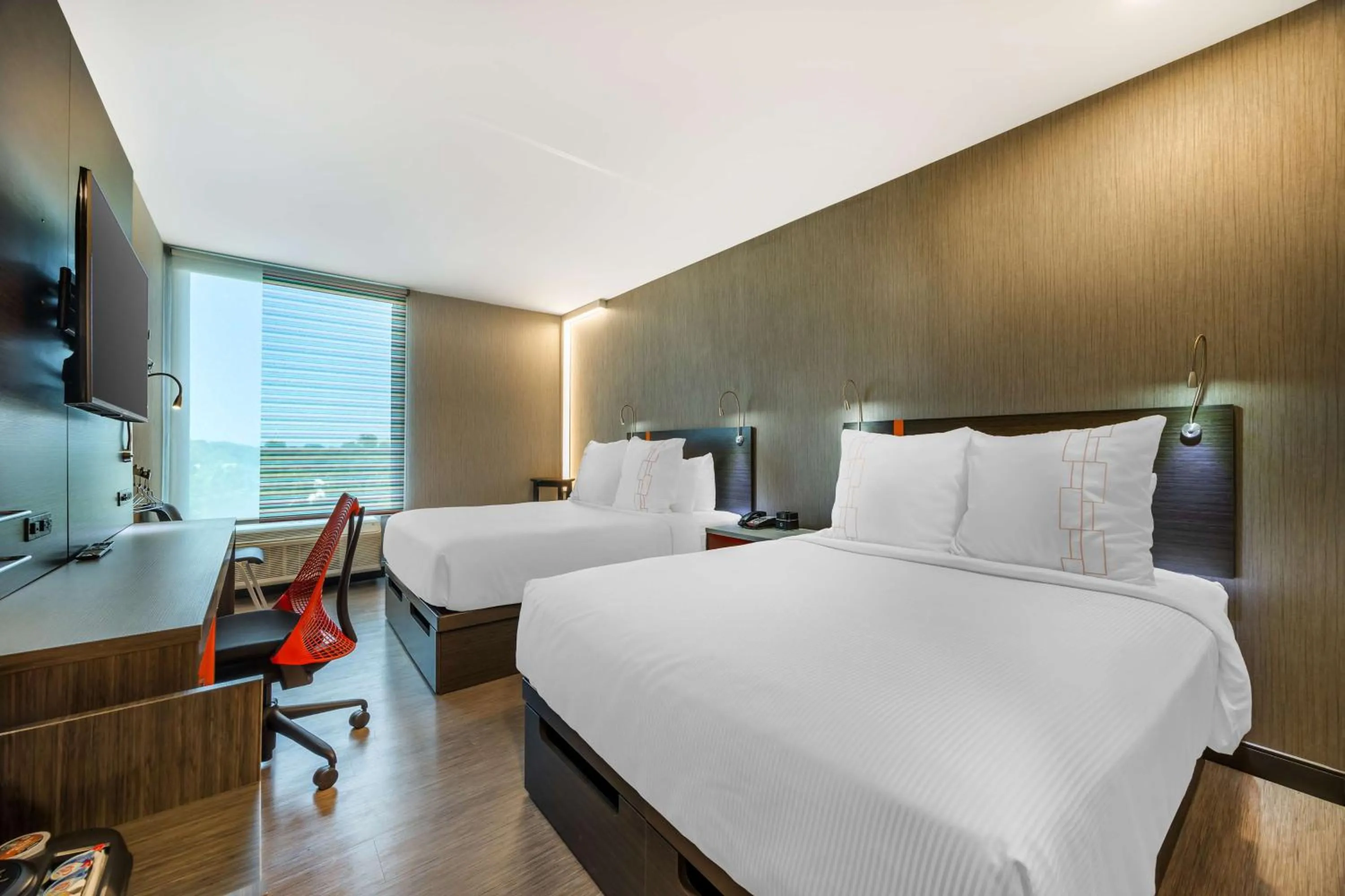 Queen Room with Two Queen Beds in Vīb Best Western Springfield