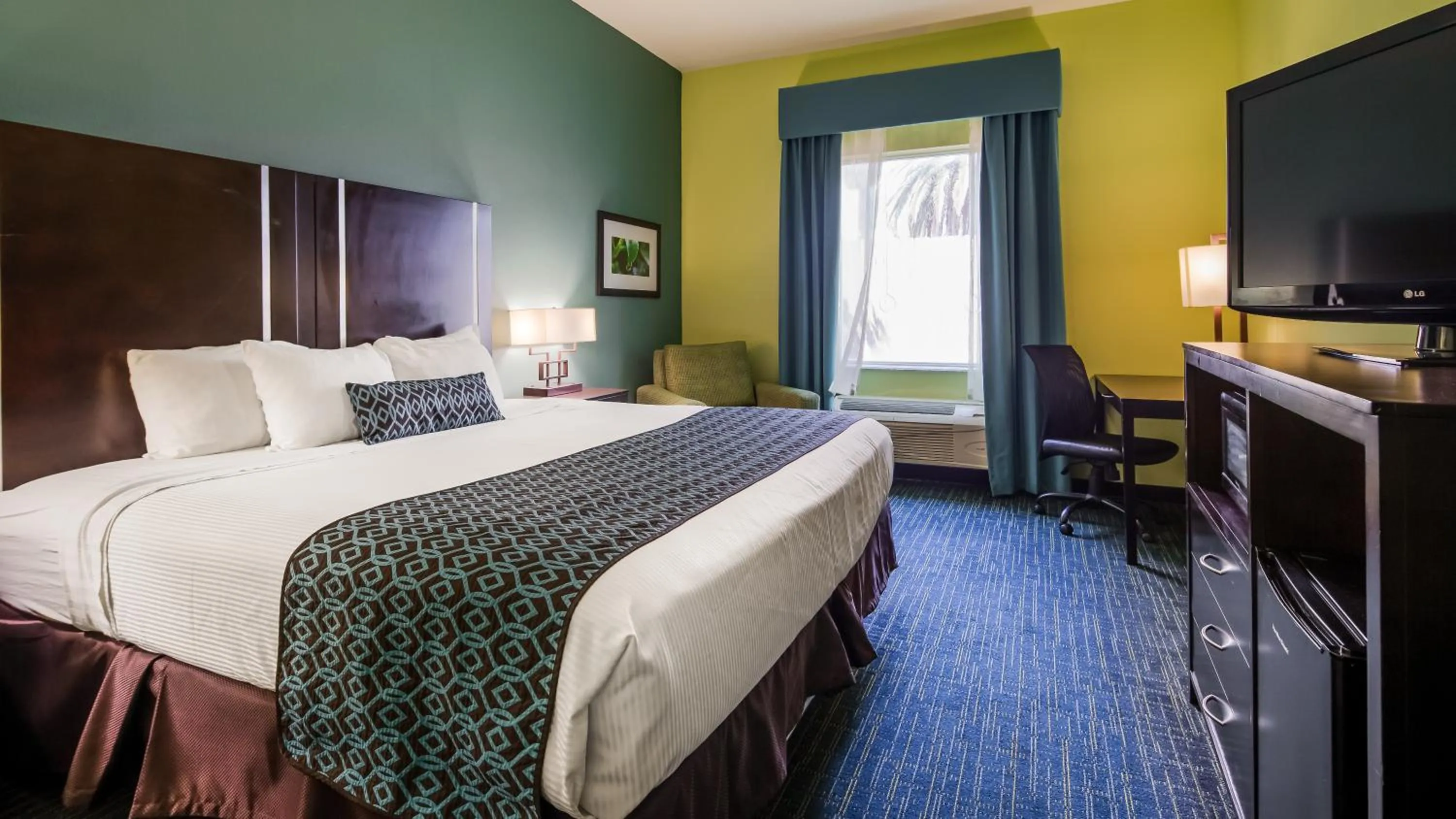 King Room - Non-Smoking in Best Western Plus Carrizo Springs Inn & Suites