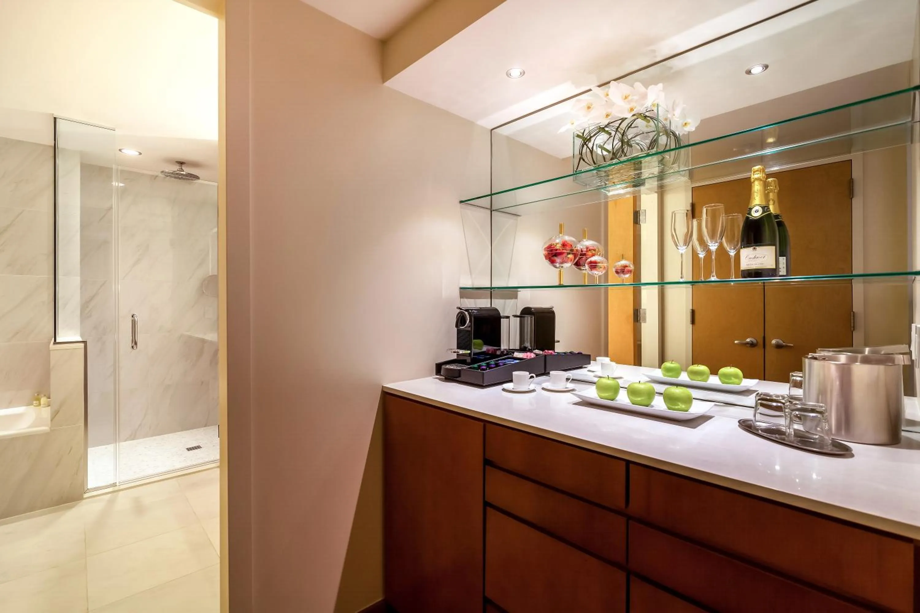 Junior Suite in Concorde Hotel New York