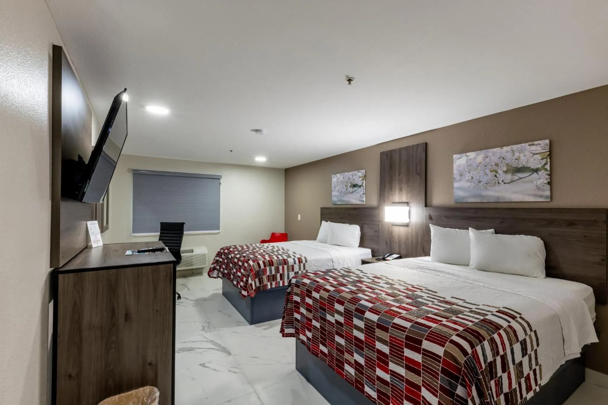 Deluxe Room with Two Queen Beds Disability Access Roll-In Shower Non-Smoking - single occupancy in Red Roof Inn Pharr - McAllen