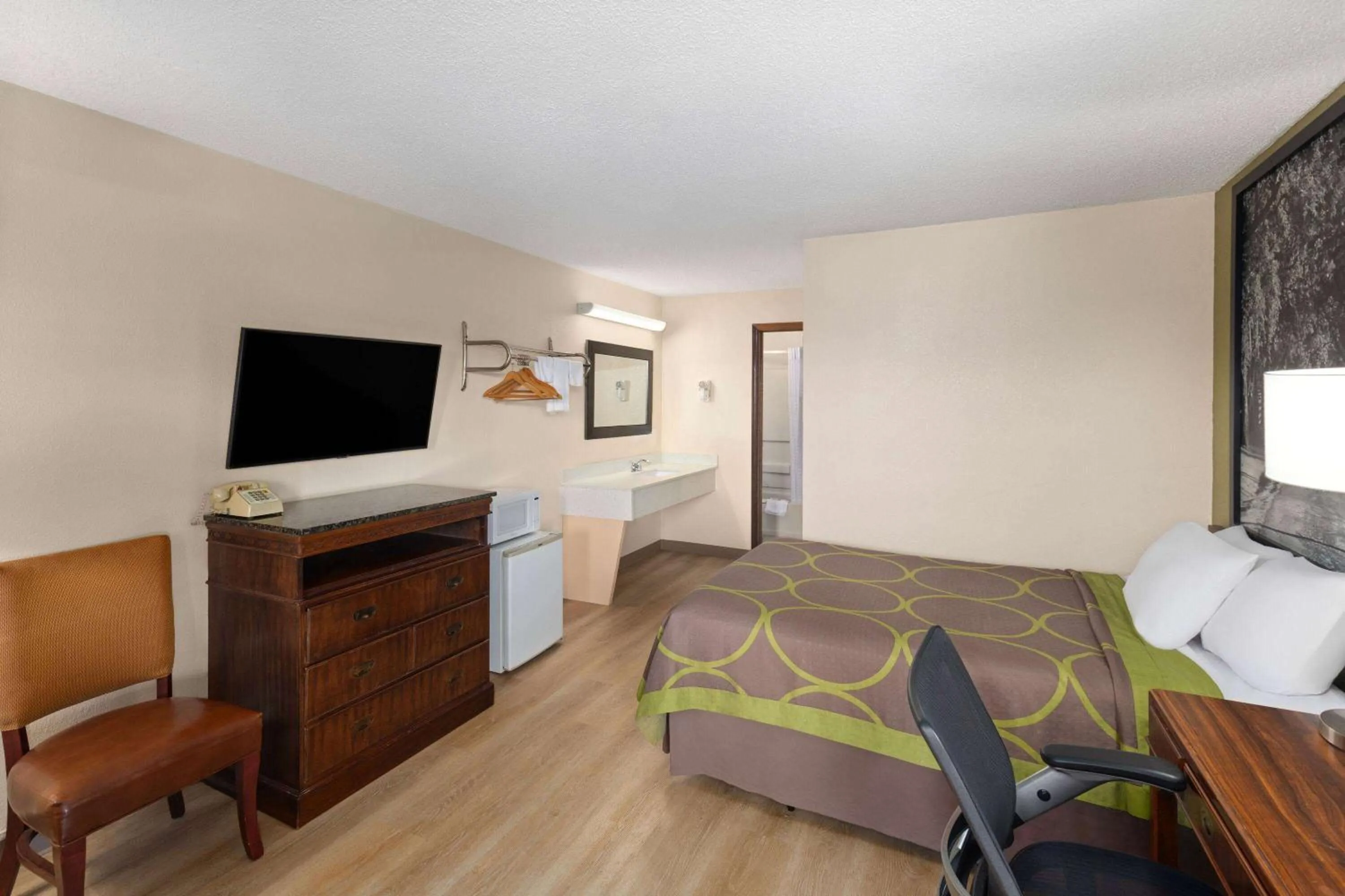 Double Room - Smoking in Super 8 by Wyndham Fort Mitchell Cincinnati Area