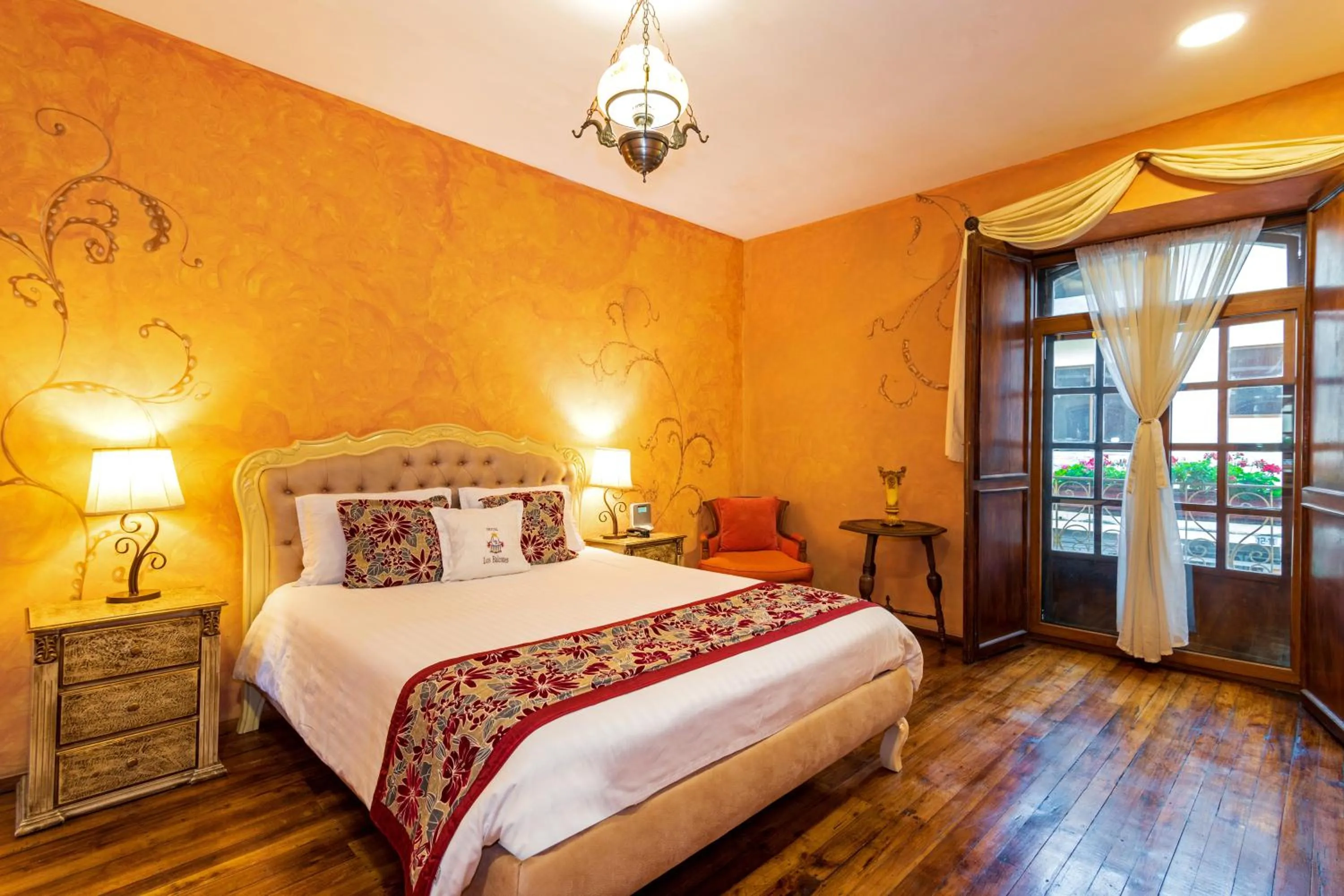 Queen Room with Balcony in Hotel Boutique Los Balcones