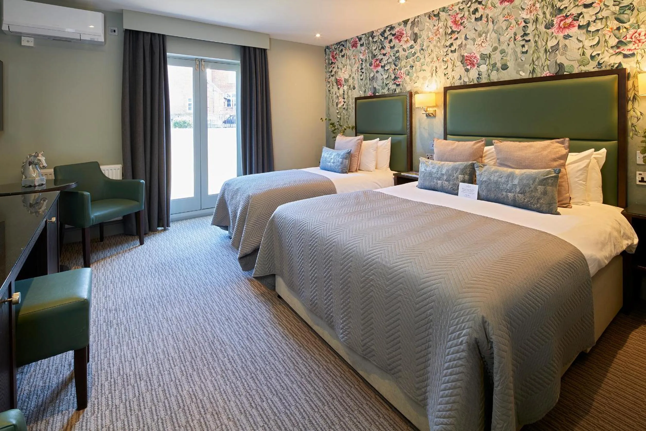 Executive Triple & Twin Room in Mandolay Hotel Guildford
