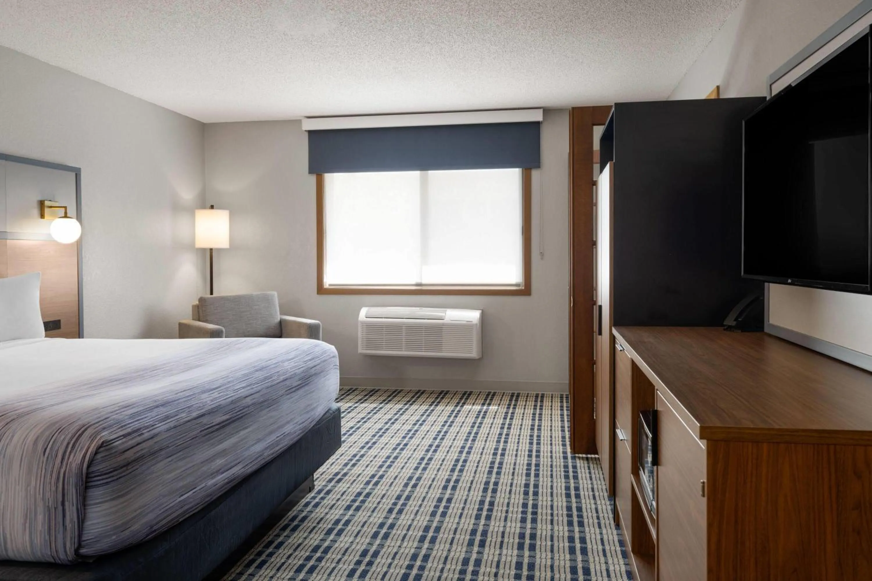 Deluxe King Suite - Non-Smoking in AmericInn by Wyndham Alexandria