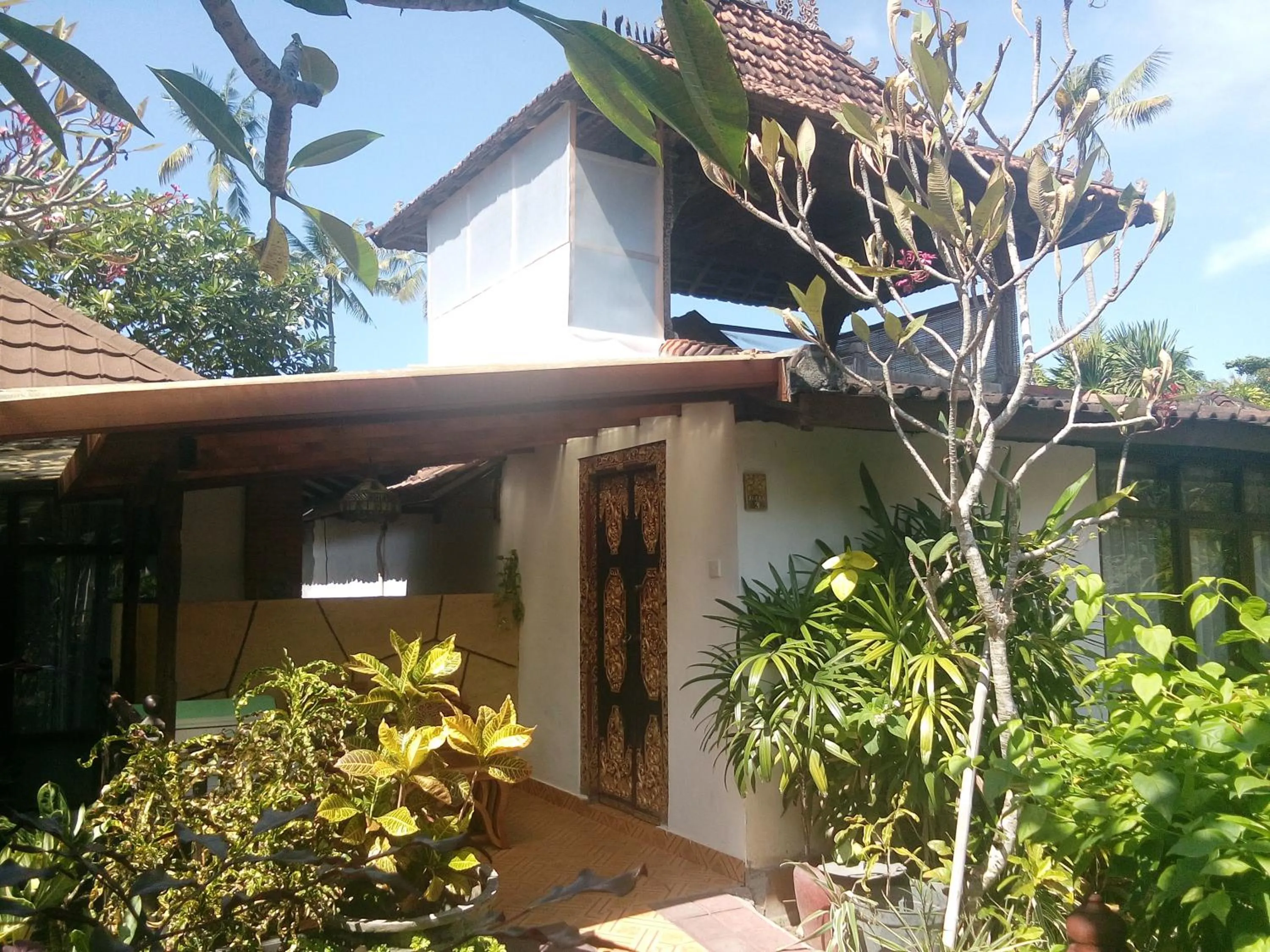 Joglo One-Bedroom Holiday Home in Gazebo Beach Hotel