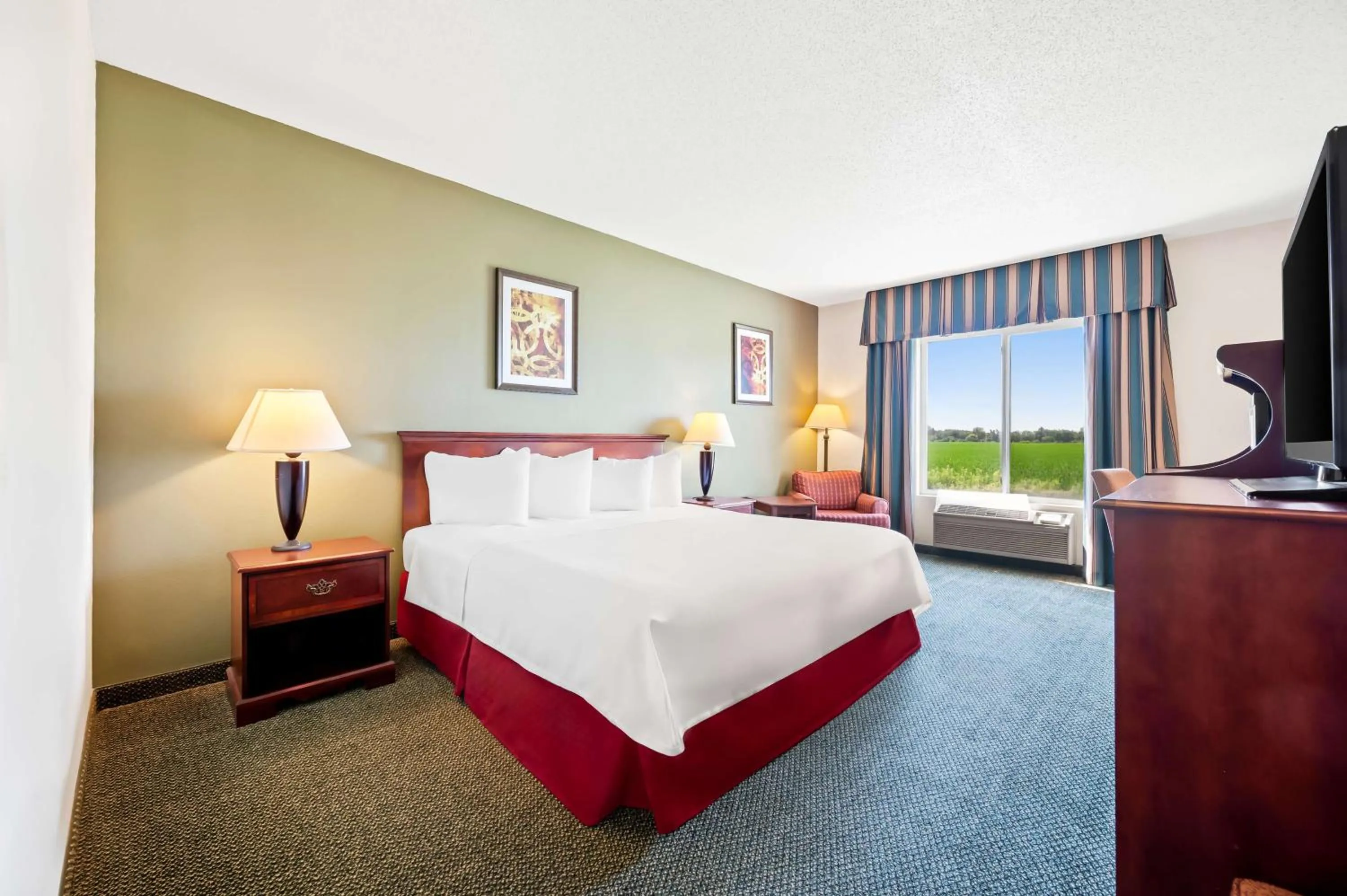 King Room - Non-Smoking in Best Western Annawan Inn