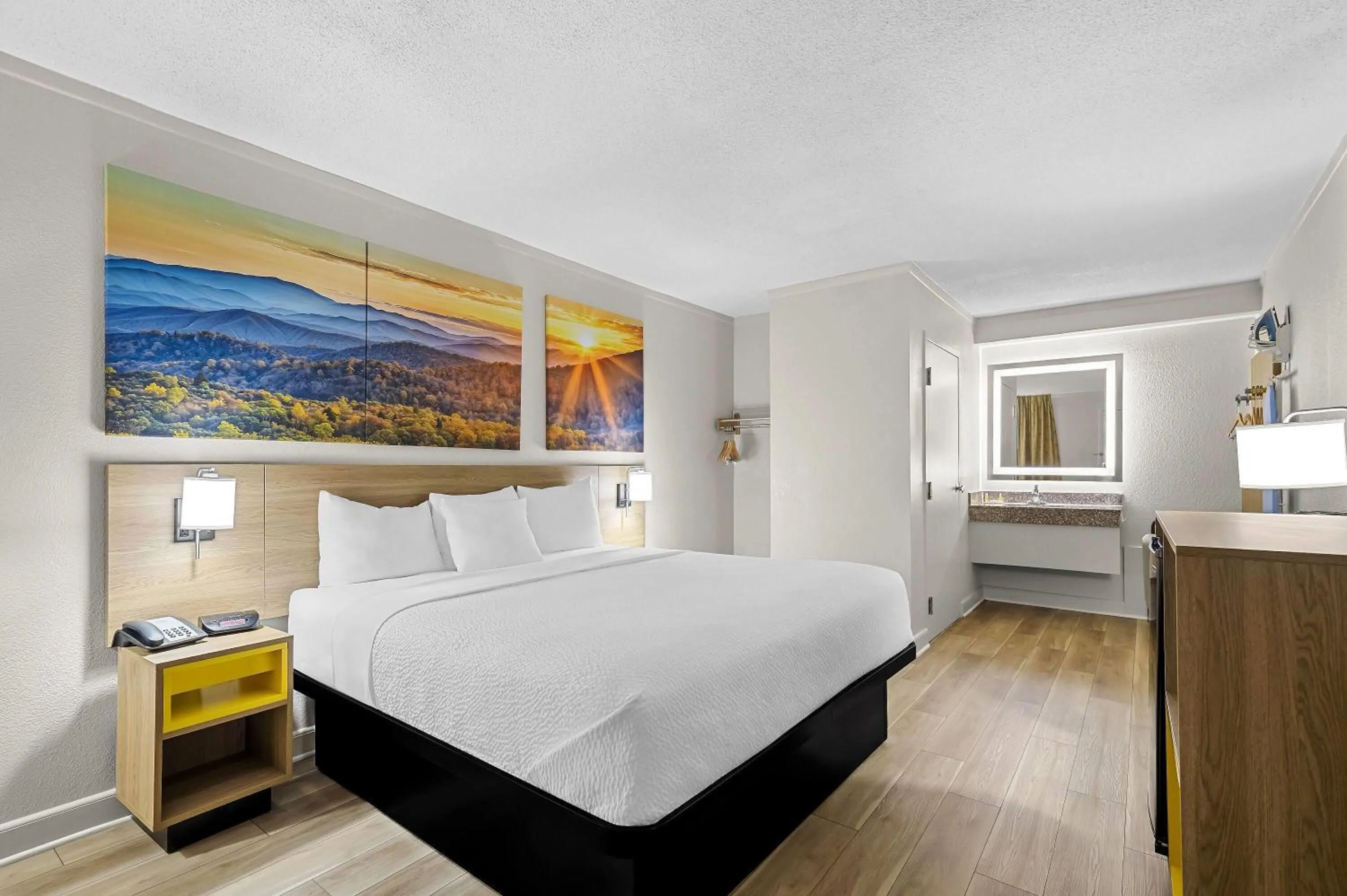 King Room - Disability Access/Smoking in Days Inn by Wyndham Salem