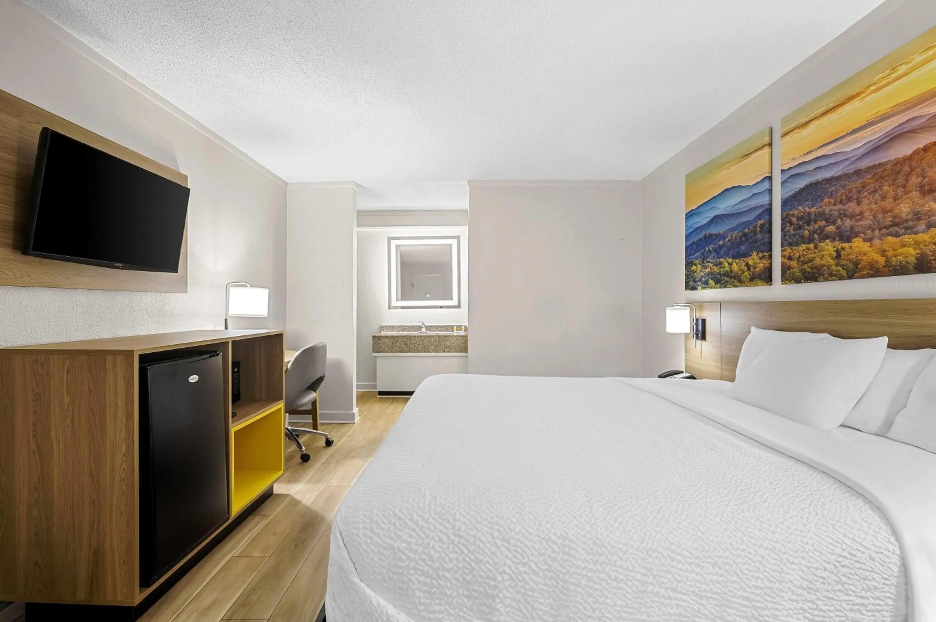 King Room - Non-Smoking in Days Inn by Wyndham Salem