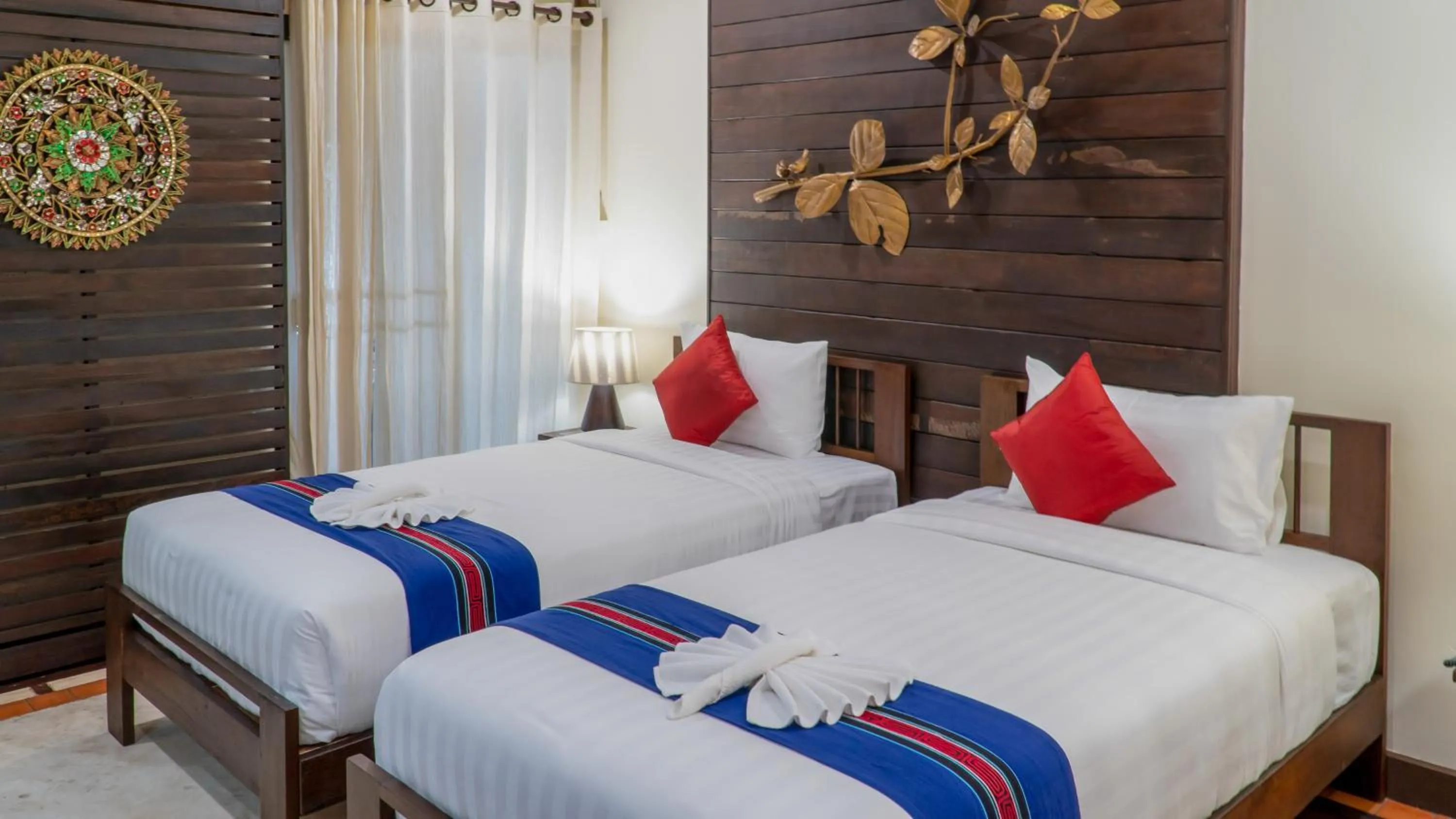 Superior Twin Room in Sunny V Hotel