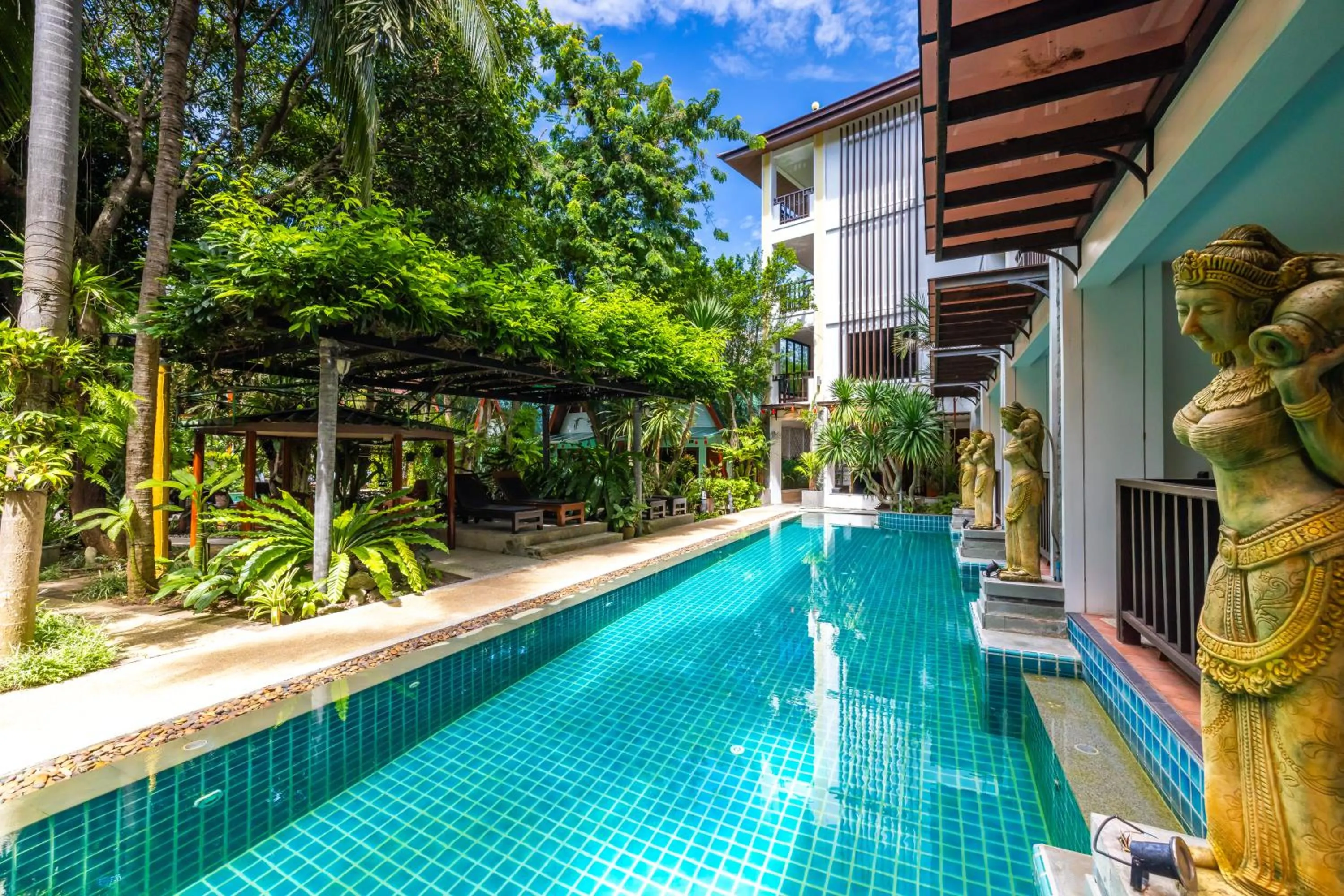 Deluxe with Pool Access in Phuket Meet Holiday Hotel-Rawai 普吉岛相遇花园度假酒店-拉威店