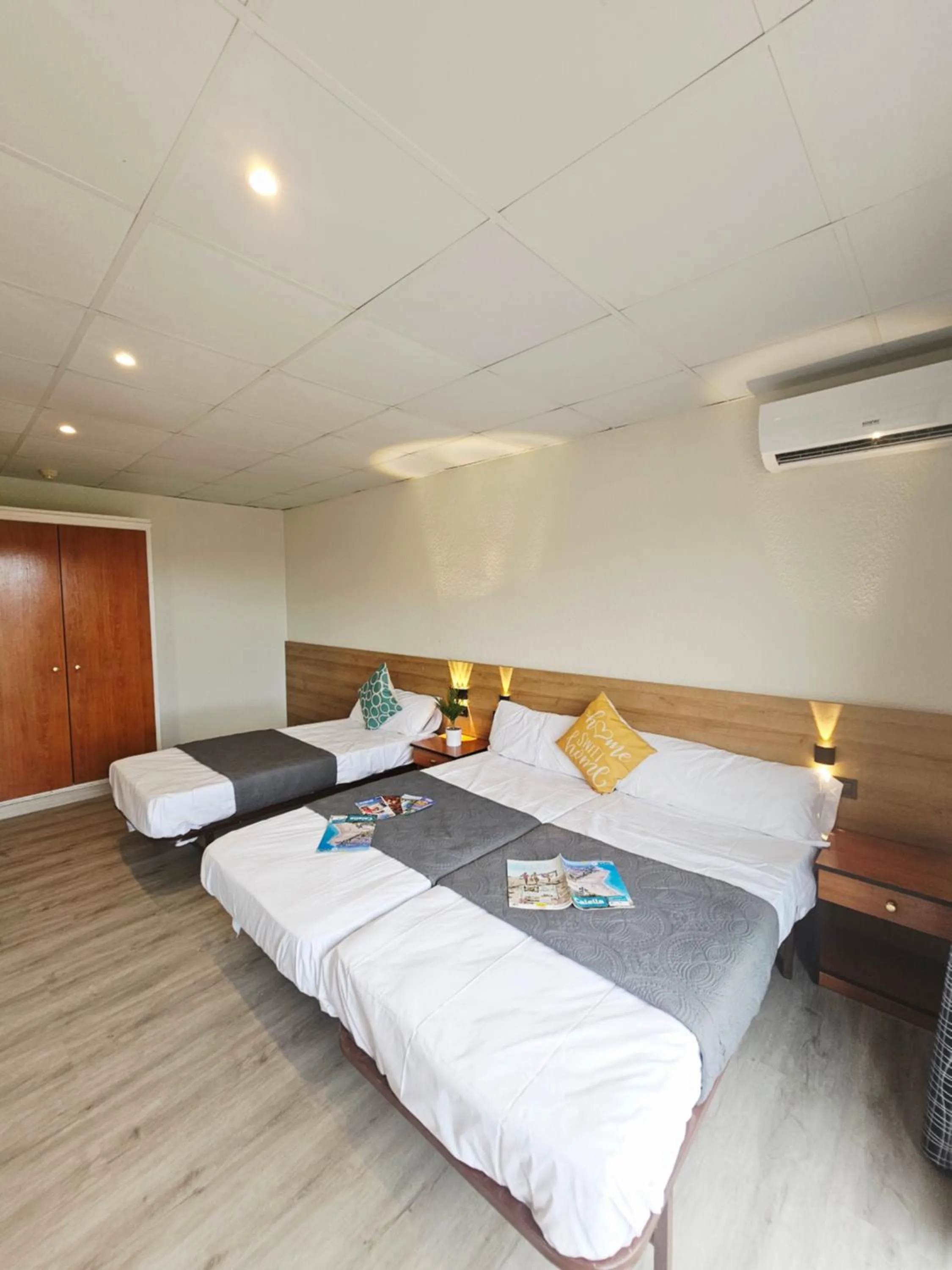 Triple Room with Private Bathroom in Hotel Mar i Sol