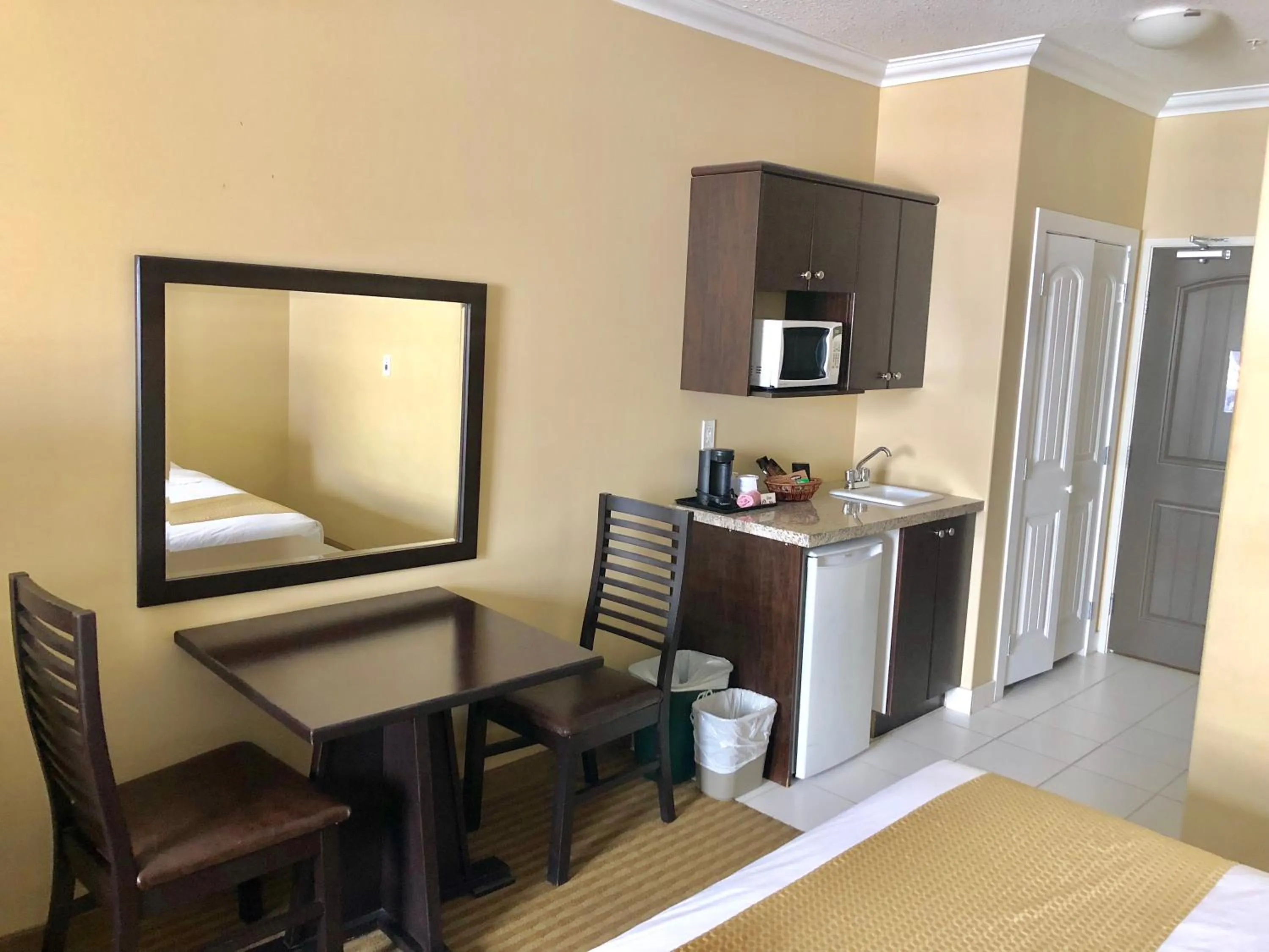 Queen Room with Two Queen Beds - Non-Smoking in Ramada by Wyndham Cold Lake