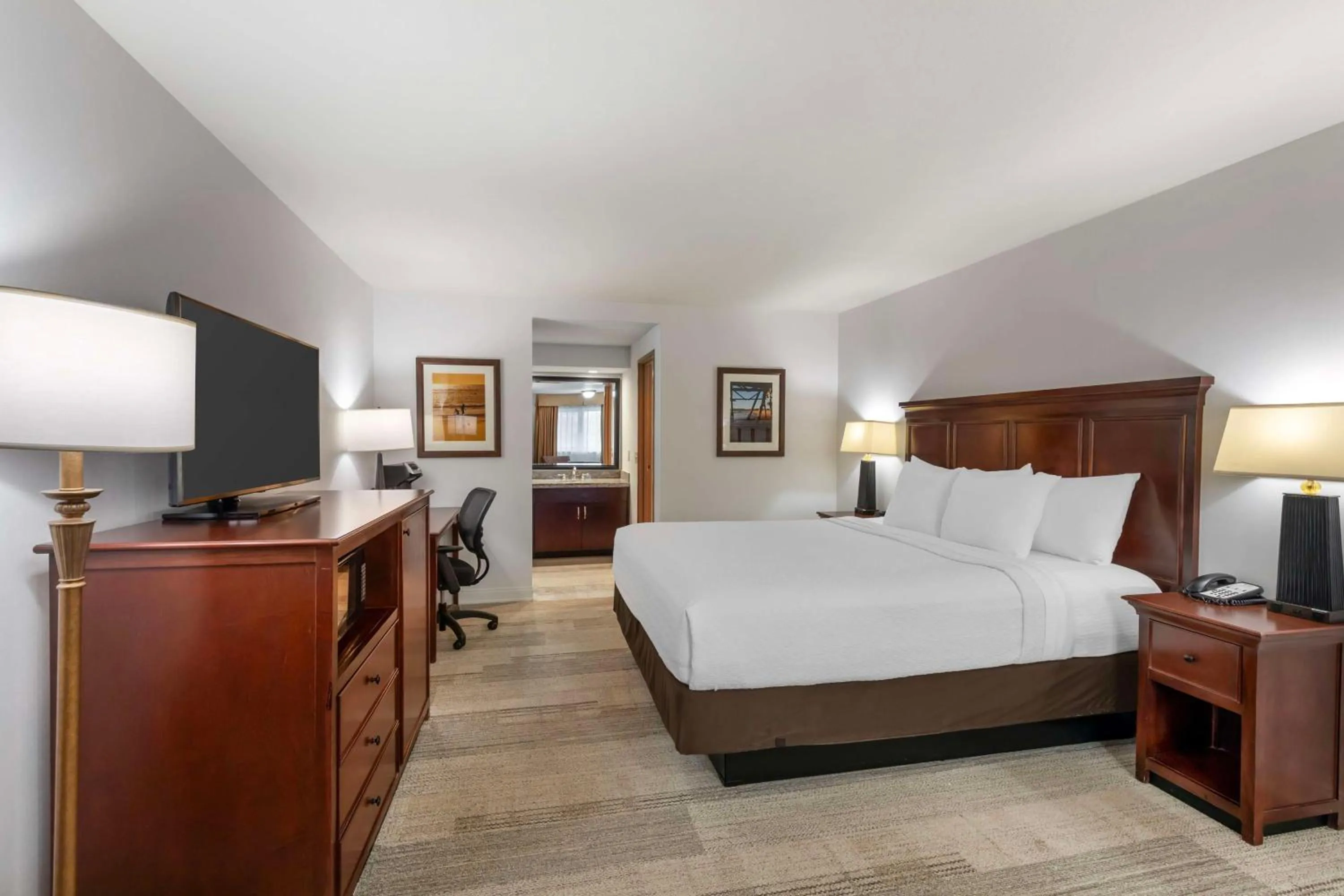 Queen Room with One Queen Bed  - Exterior Entrance/Non-Smoking in Best Western Plus Redondo Beach Inn