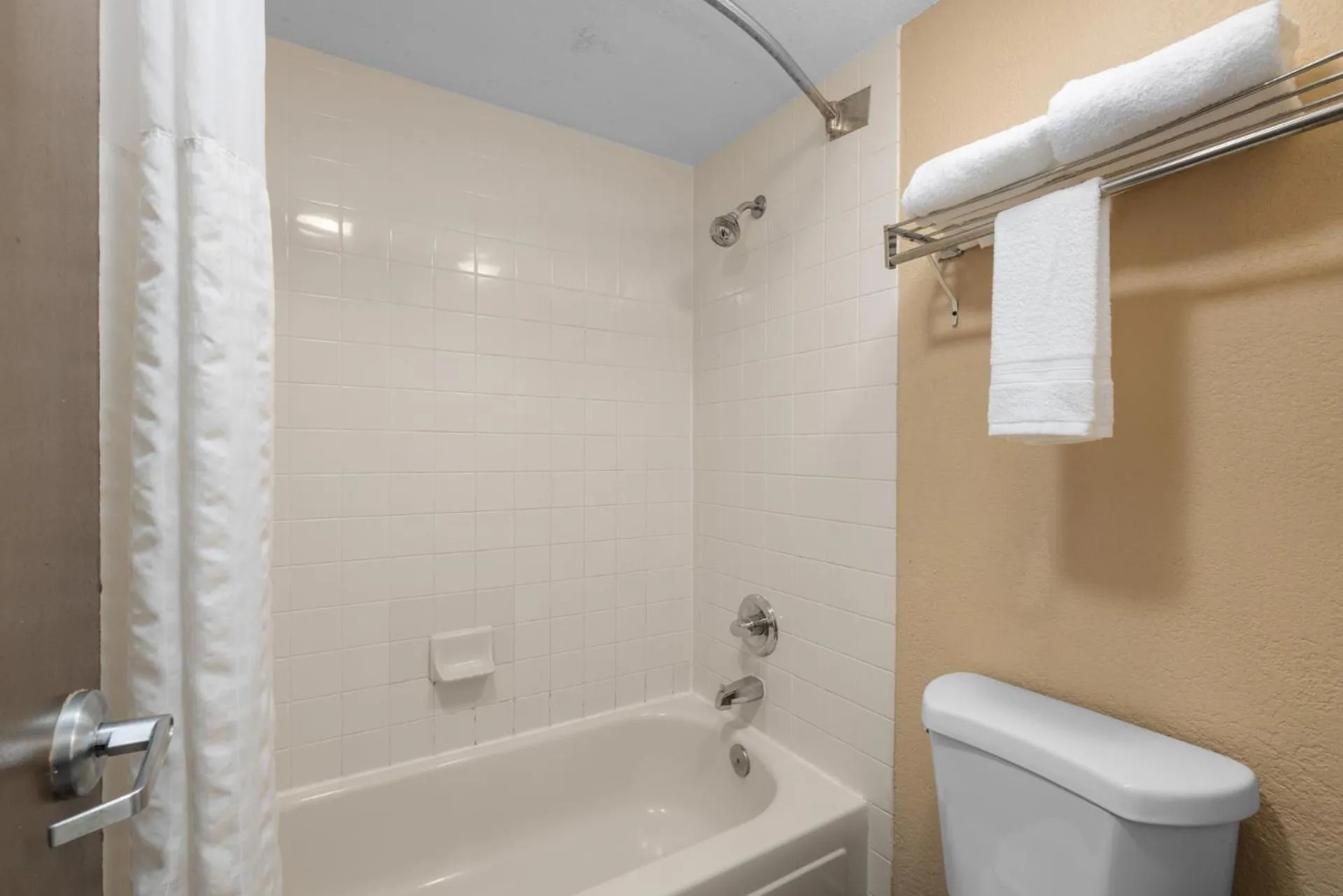 King Room - Non-Smoking in Ramada by Wyndham Portland