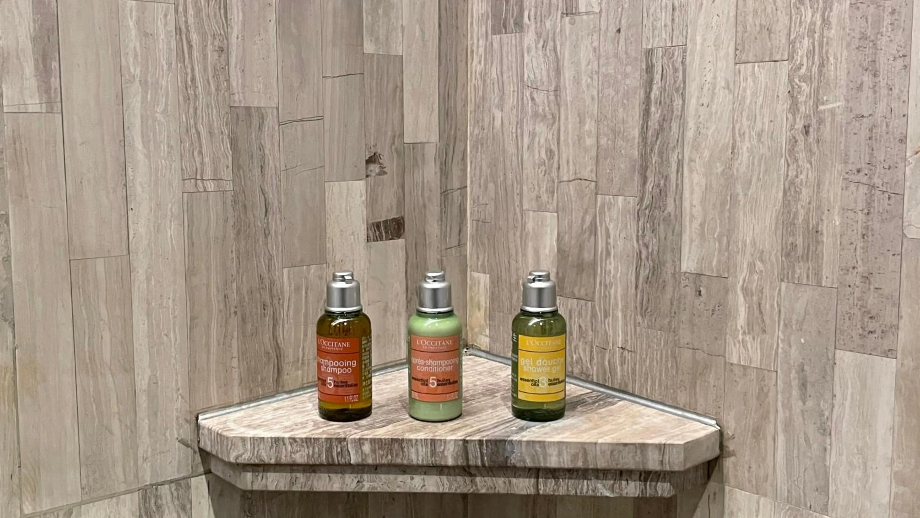 Executive Twin Room in Grand Metropark Universal Dinosaur Town Hotel