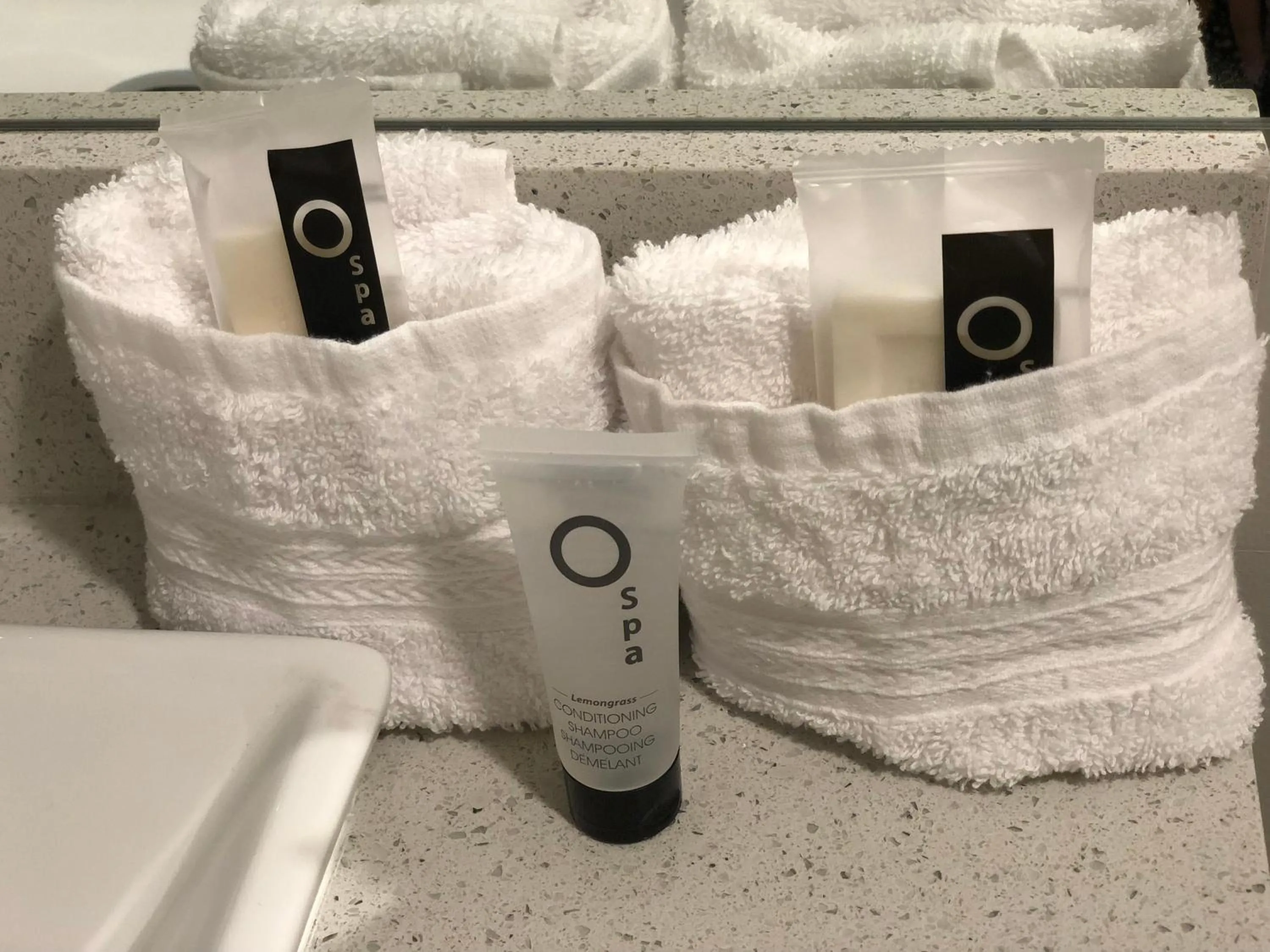 Queen Room with Private Bathroom in Bay Hotel