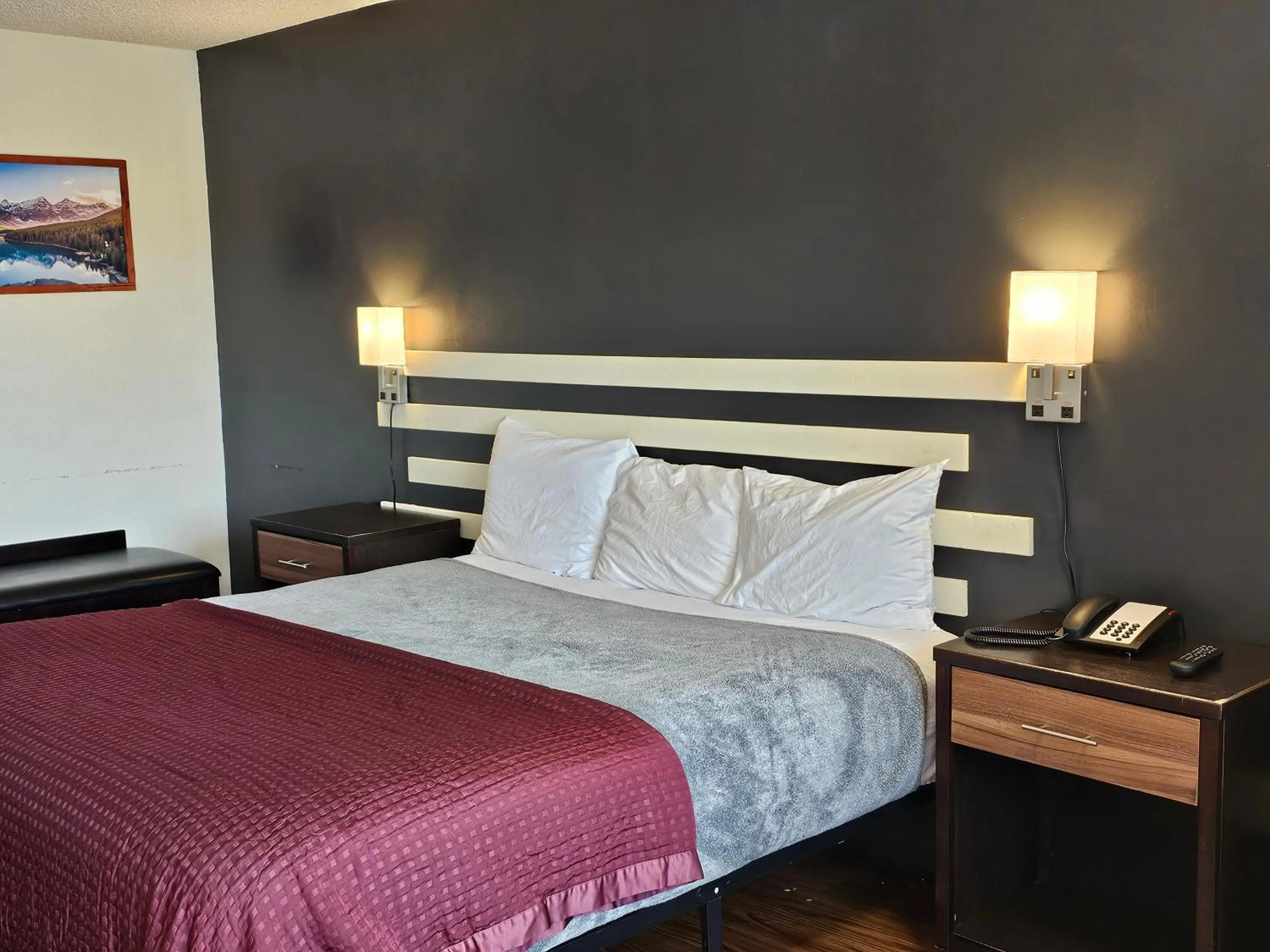 King Room - Non-Smoking in Sumner Motor Inn