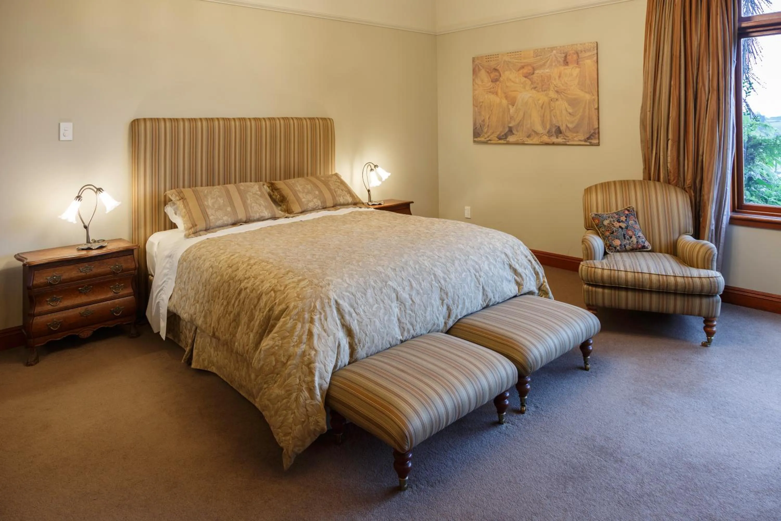 King Room with Lake View in Lake Karapiro Lodge