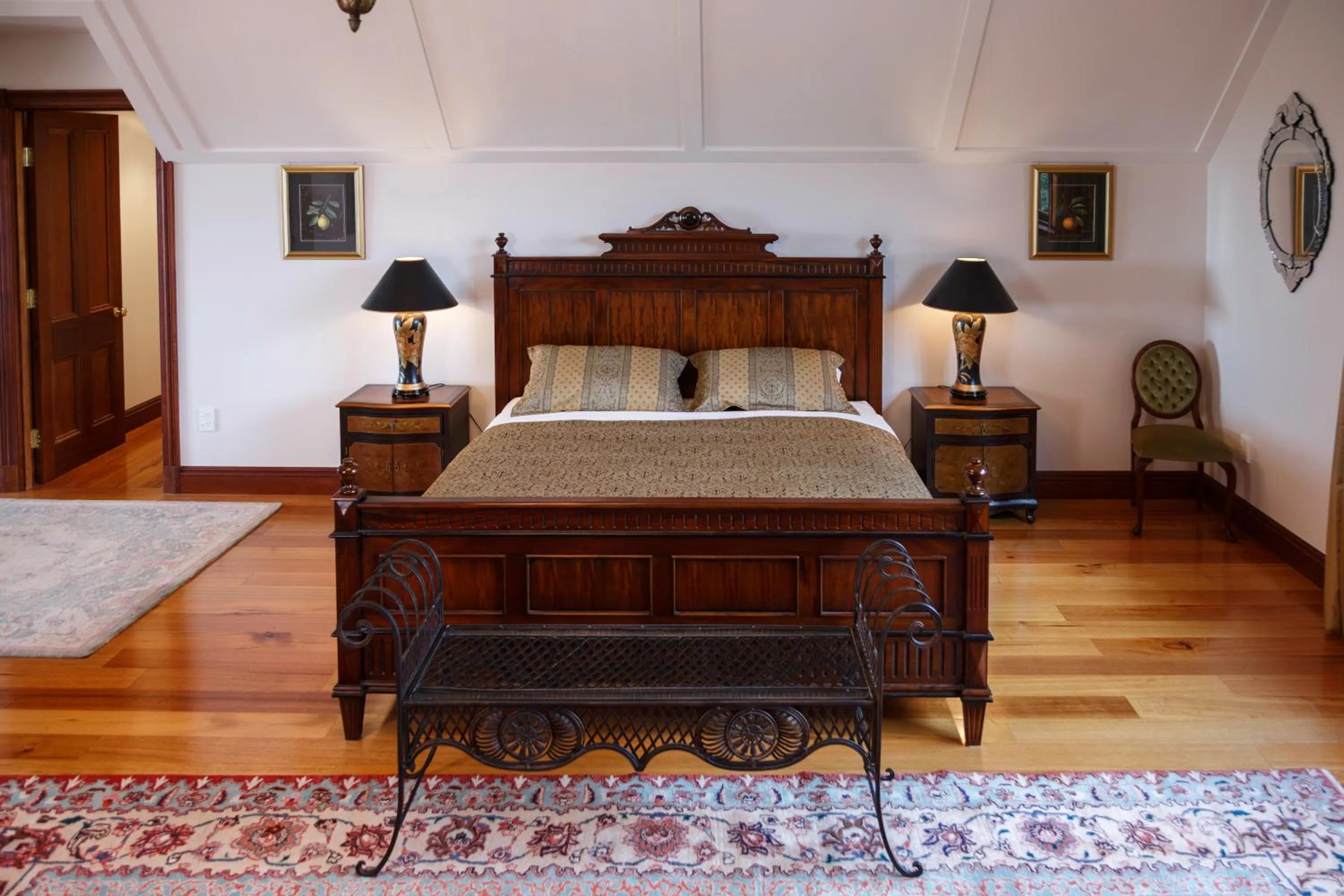 Honeymoon Suite in Lake Karapiro Lodge