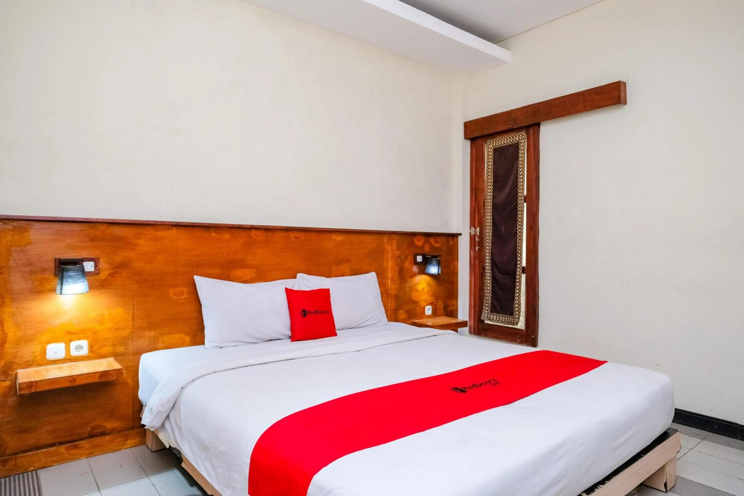 Double Room in RedDoorz near Legian Street