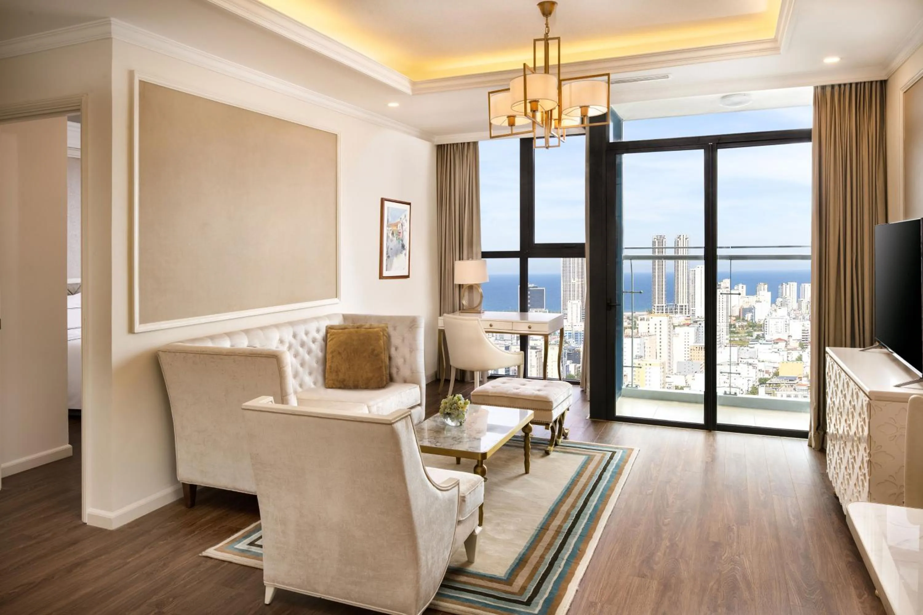 Suite with Balcony in Meliá Vinpearl Danang Riverfront
