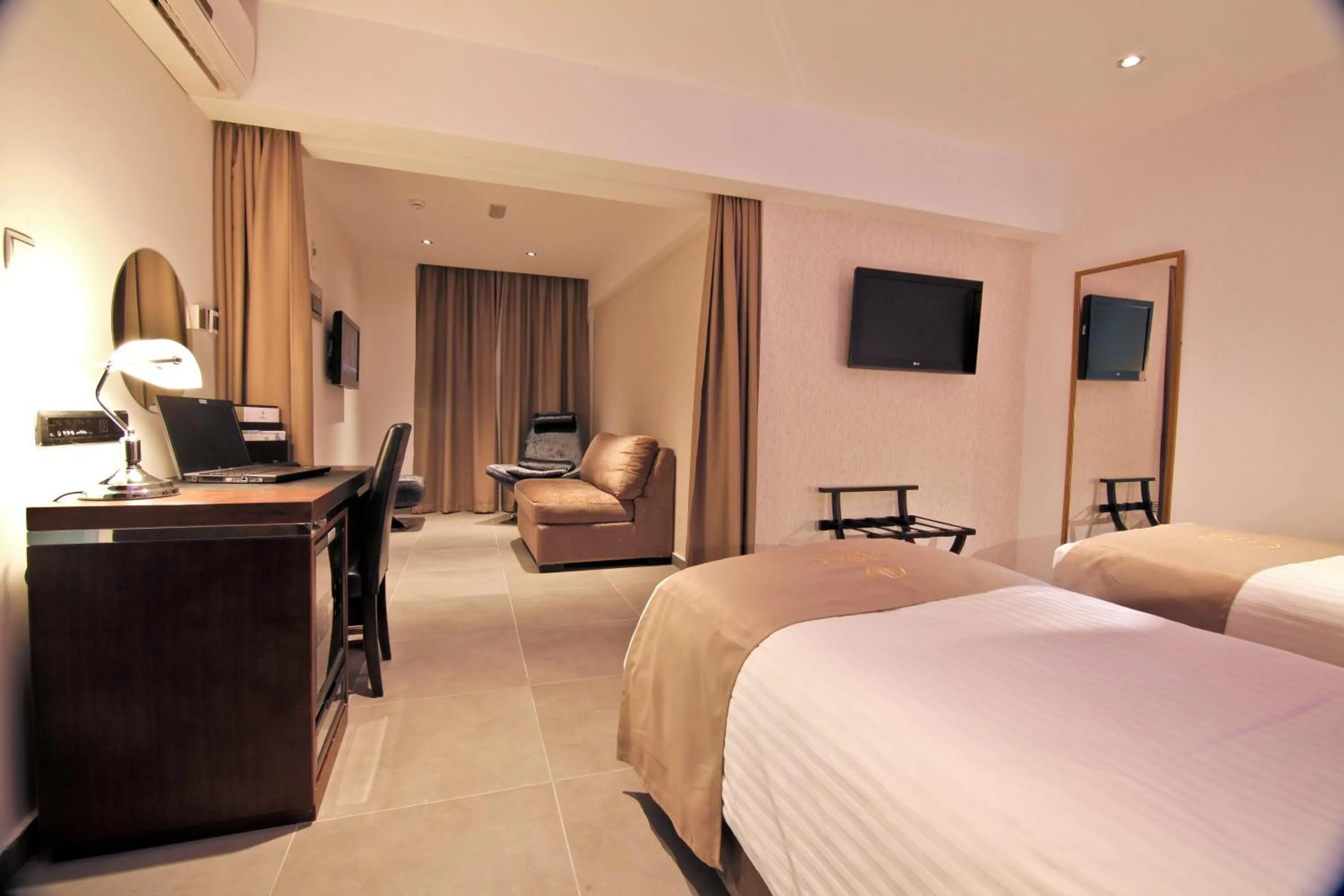 Superior Twin Room - single occupancy in Achilleos City Hotel