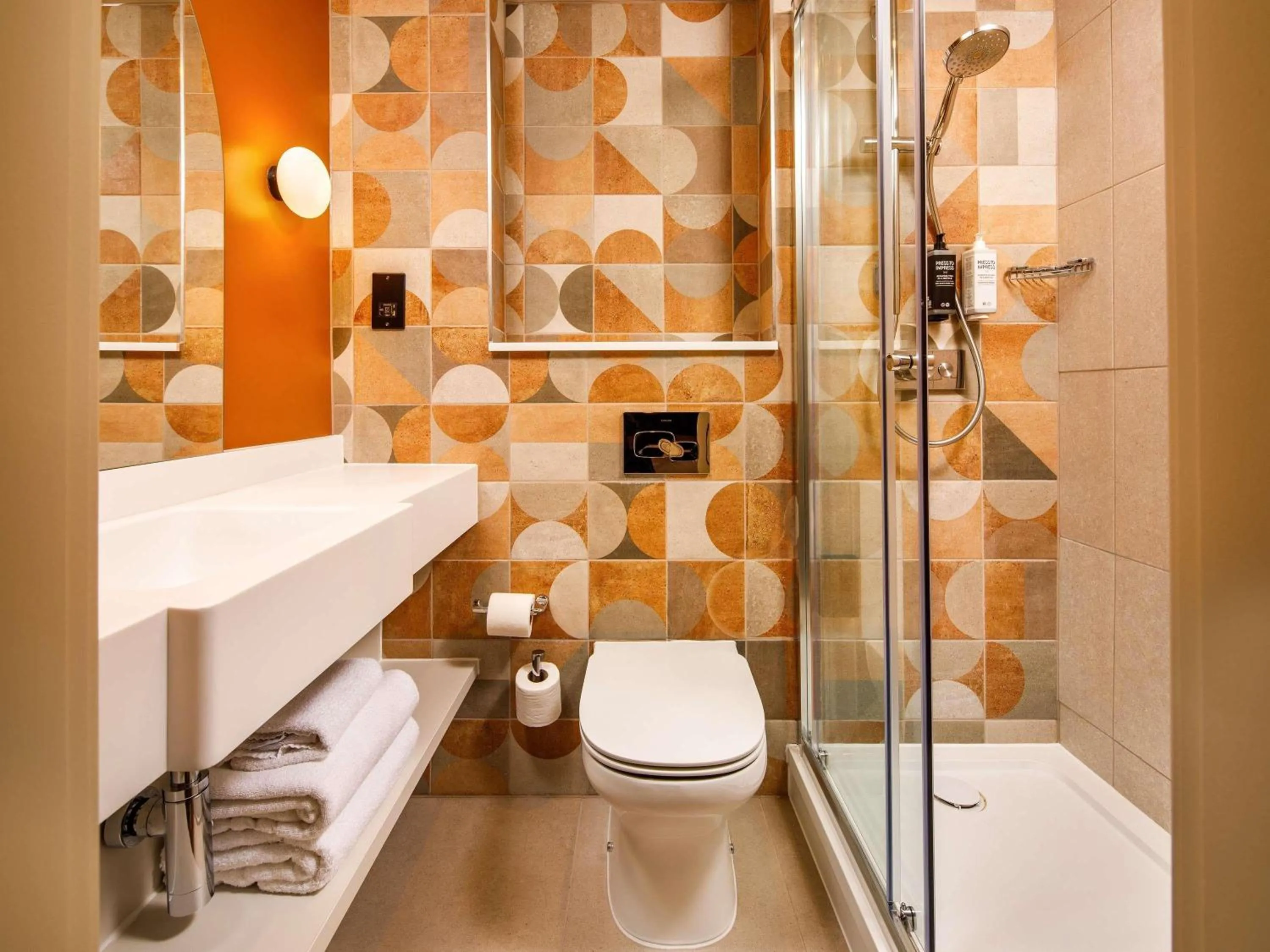 Twin Room in ibis Styles York Centre