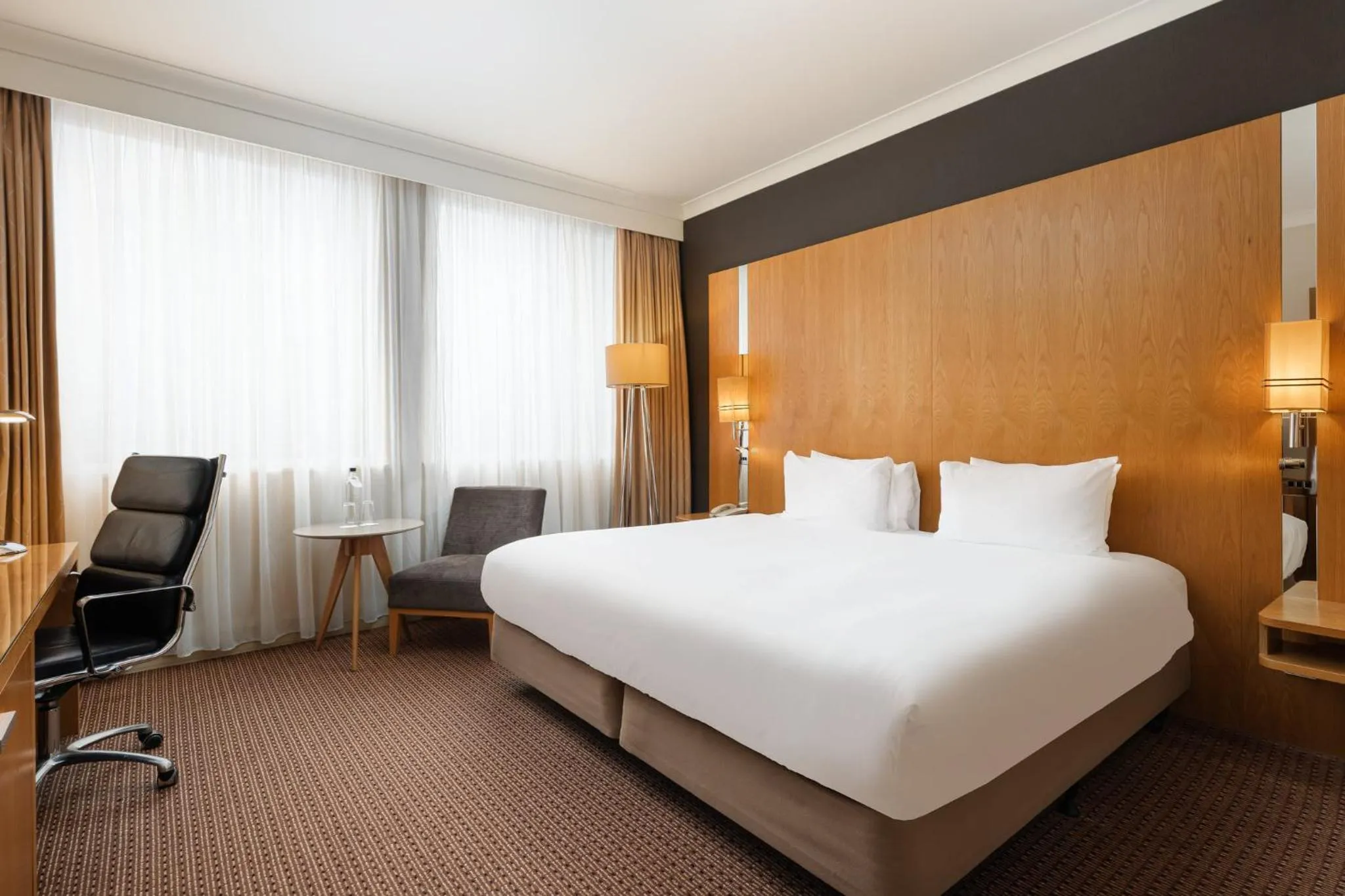Standard King Room in Crowne Plaza London Ealing by IHG