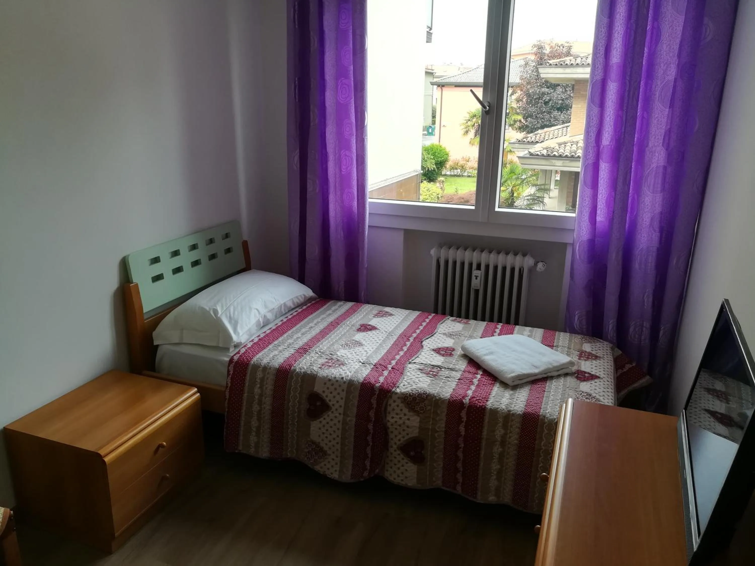 Single Room with Shared Bathroom in Venice Amazing House