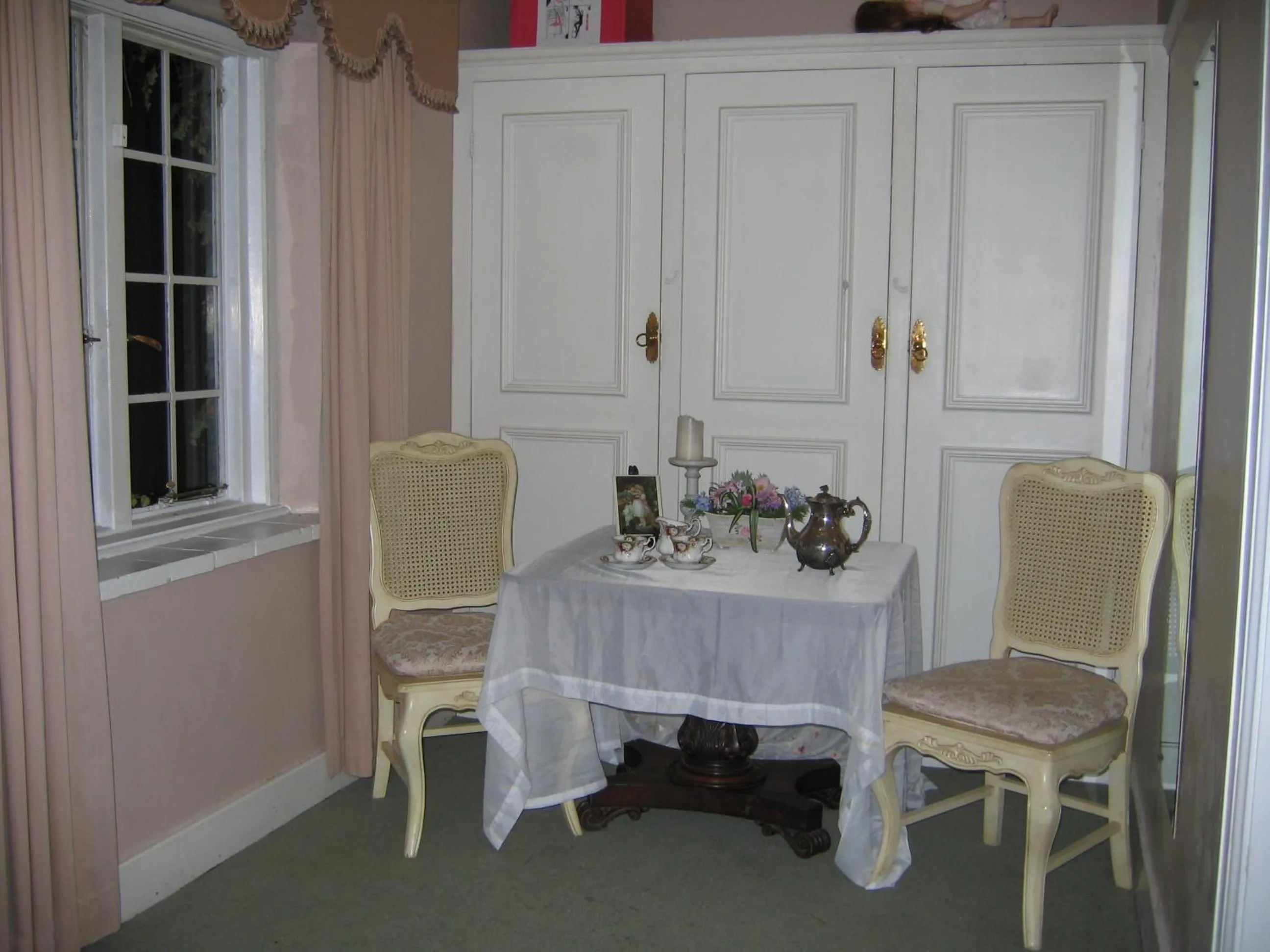 Deluxe Queen Suite in Villa Victoria executive Guest House