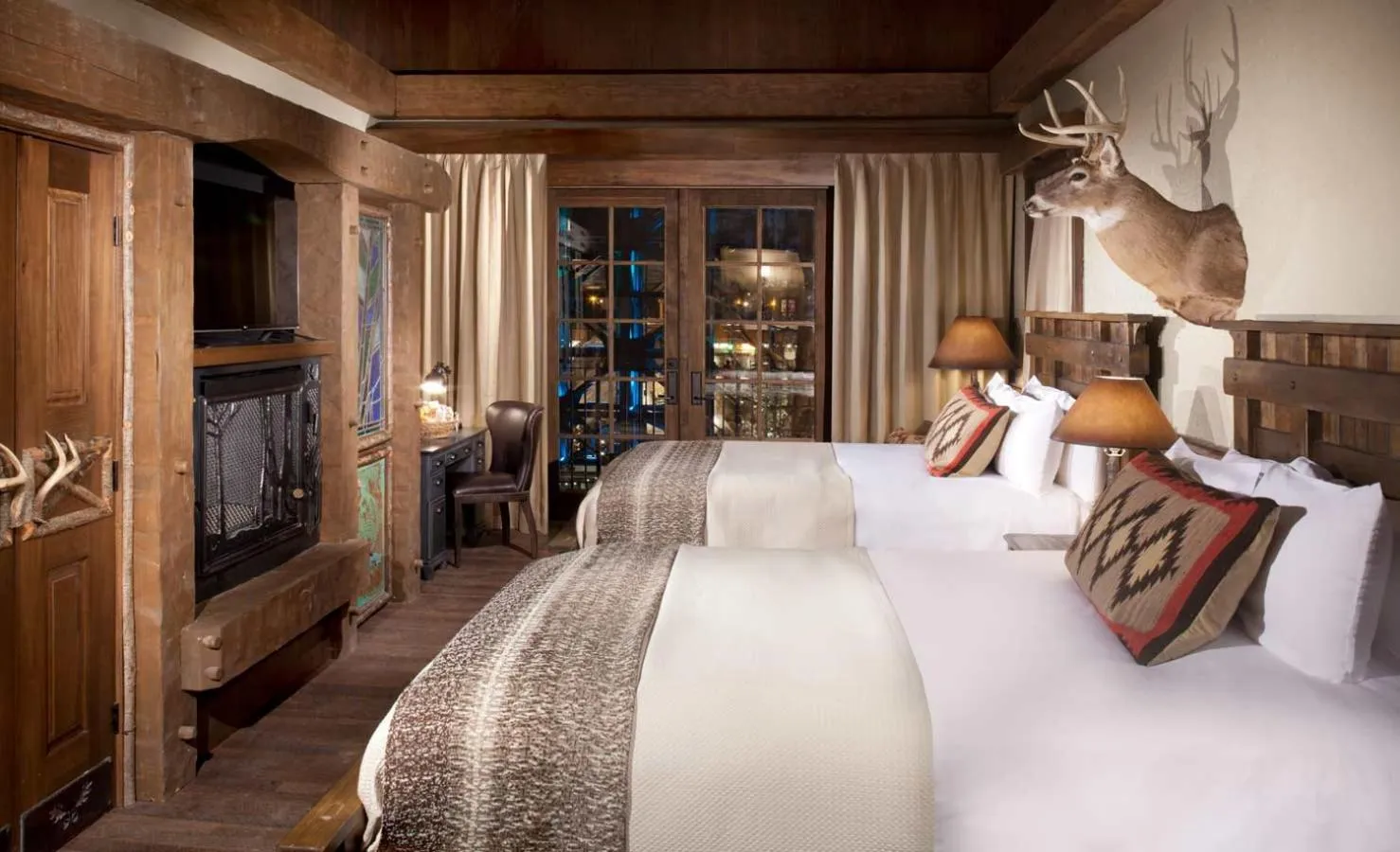 Interior Double Queen Room in Big Cypress Lodge