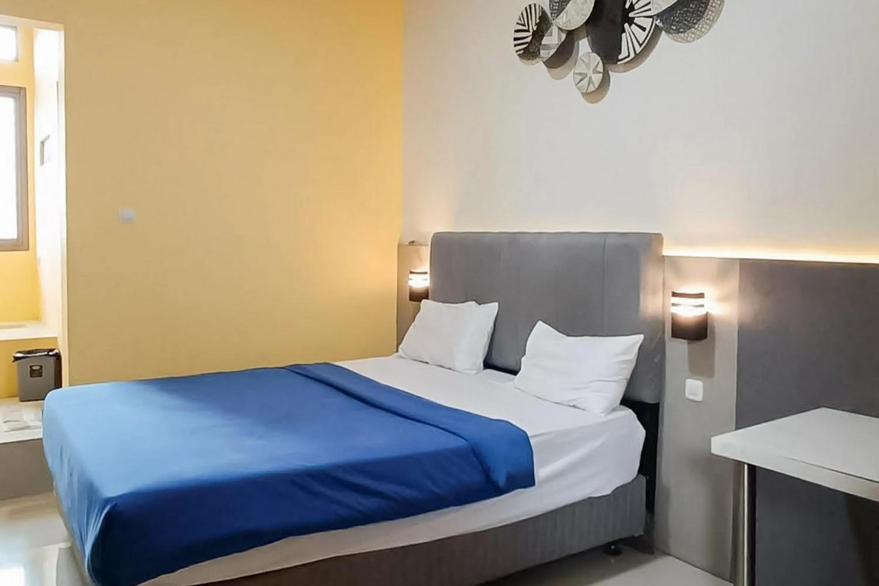 Deluxe Double Room in Urbanview Hotel Delima 101 Syariah