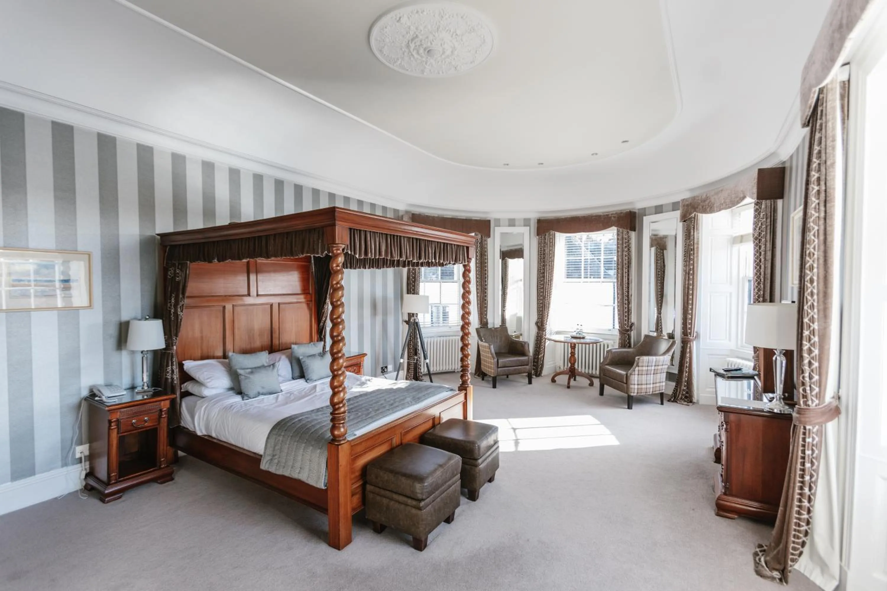 Four Poster in Maryculter House