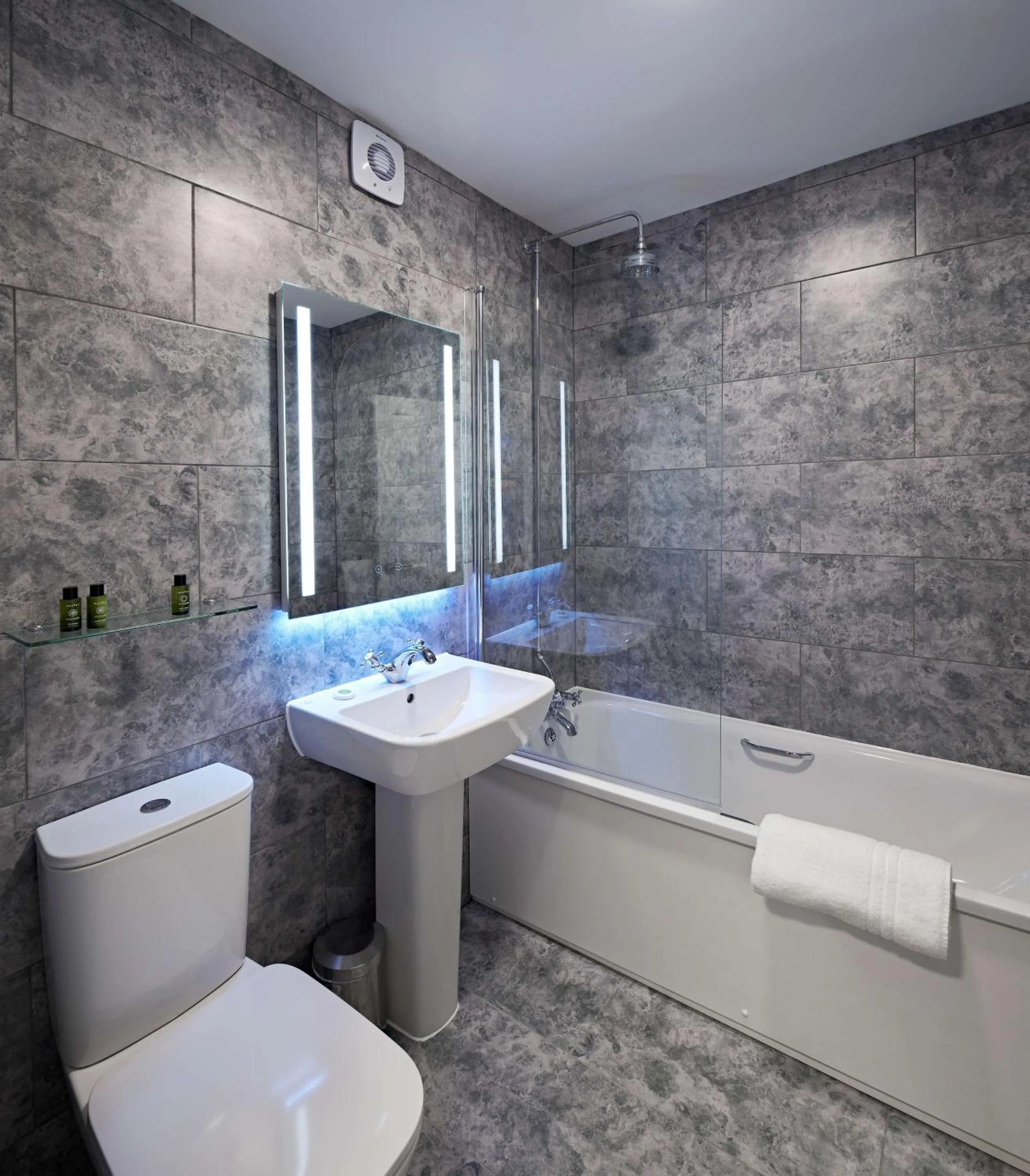 Superior Family Room with King Bed and Sofa Bed - Non-Smoking in The Riverside