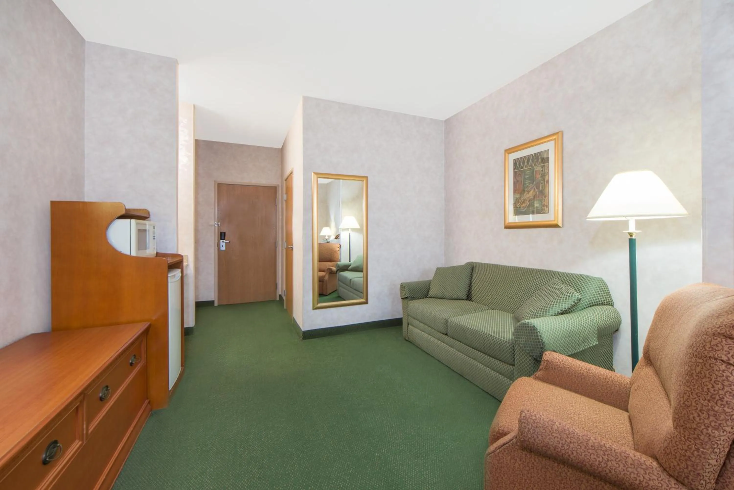 King Suite- Non-Smoking in Spark by Hilton Dumas