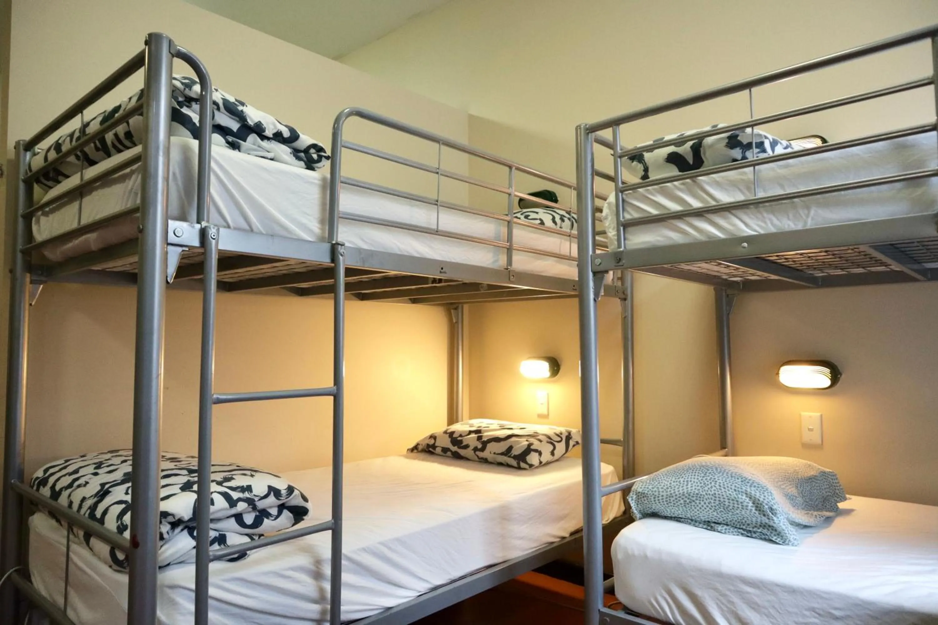 Bed in 16-Bed Mixed Dormitory Room with Shared Bathroom in Melbourne City Backpackers