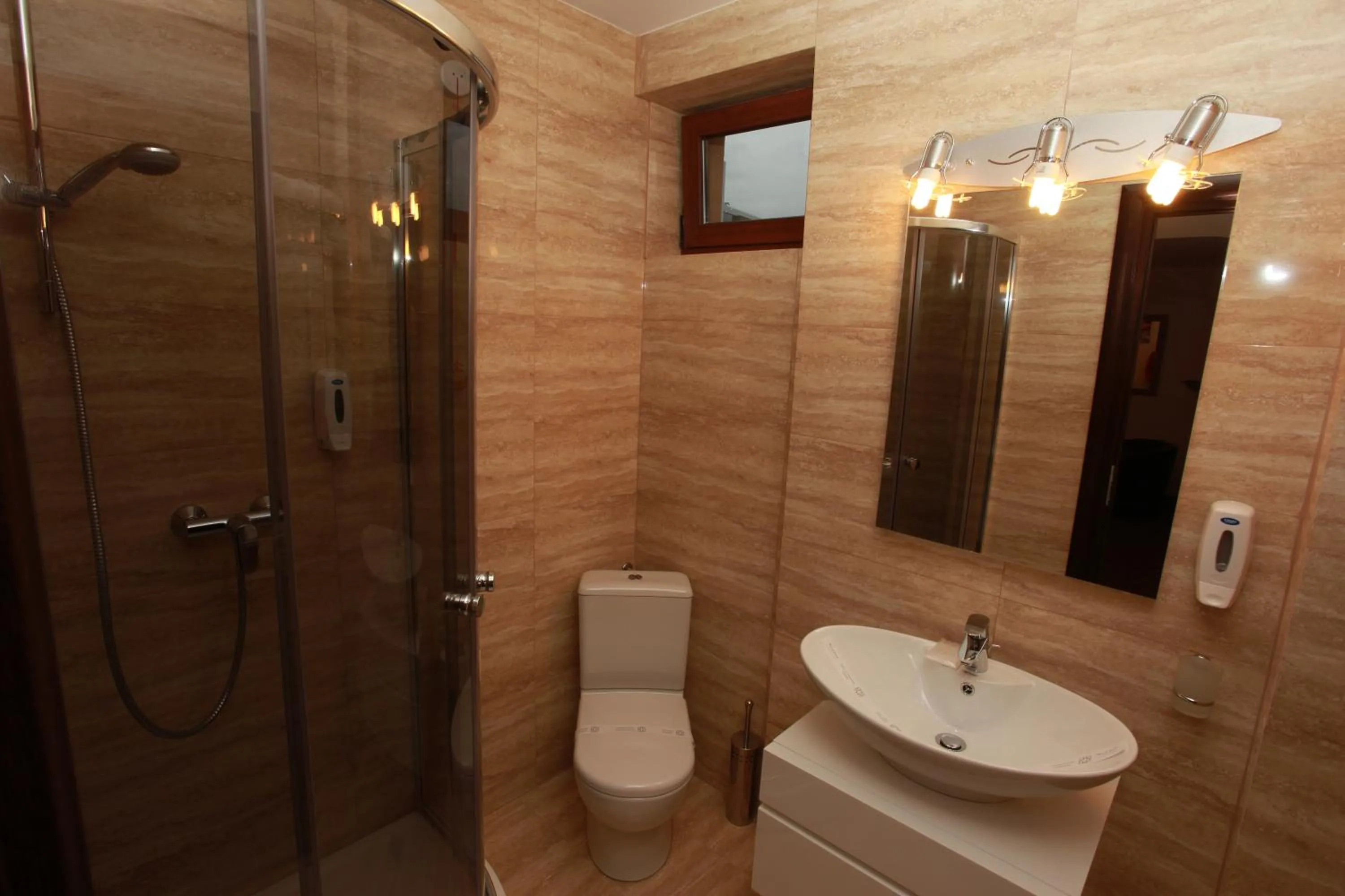 Triple Room in West Plaza Hotel