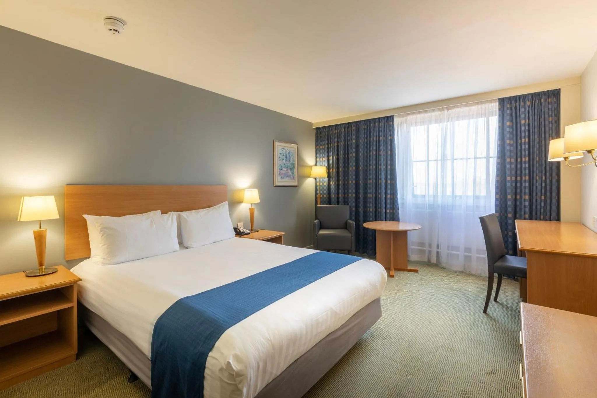 Standard Queen Room in Holiday Inn London Sutton by IHG