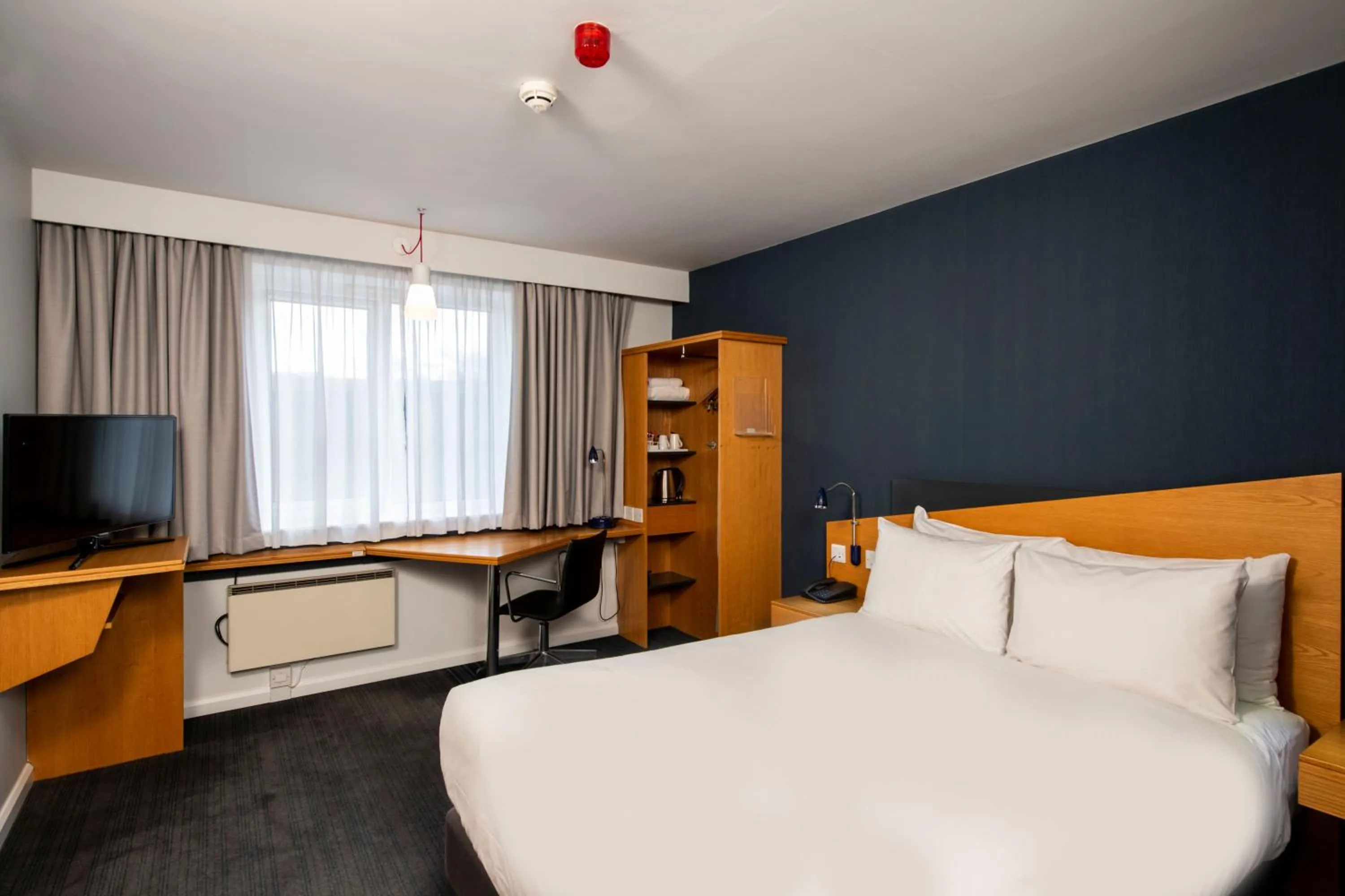 Double Room with Free Hot Breakfast - Accessible in Holiday Inn Express Hamilton by IHG