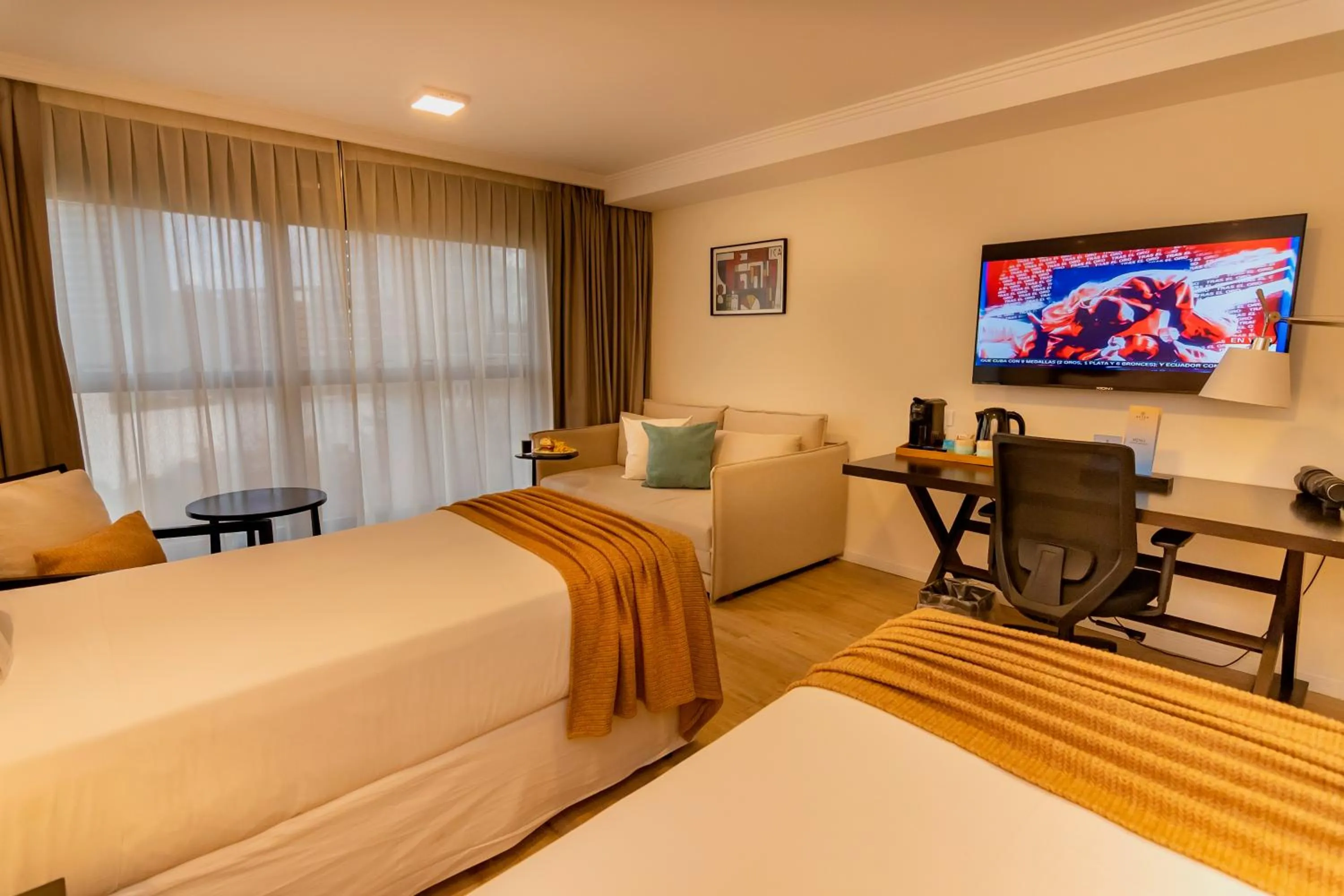 Premium Twin Room in After Hotel Montevideo