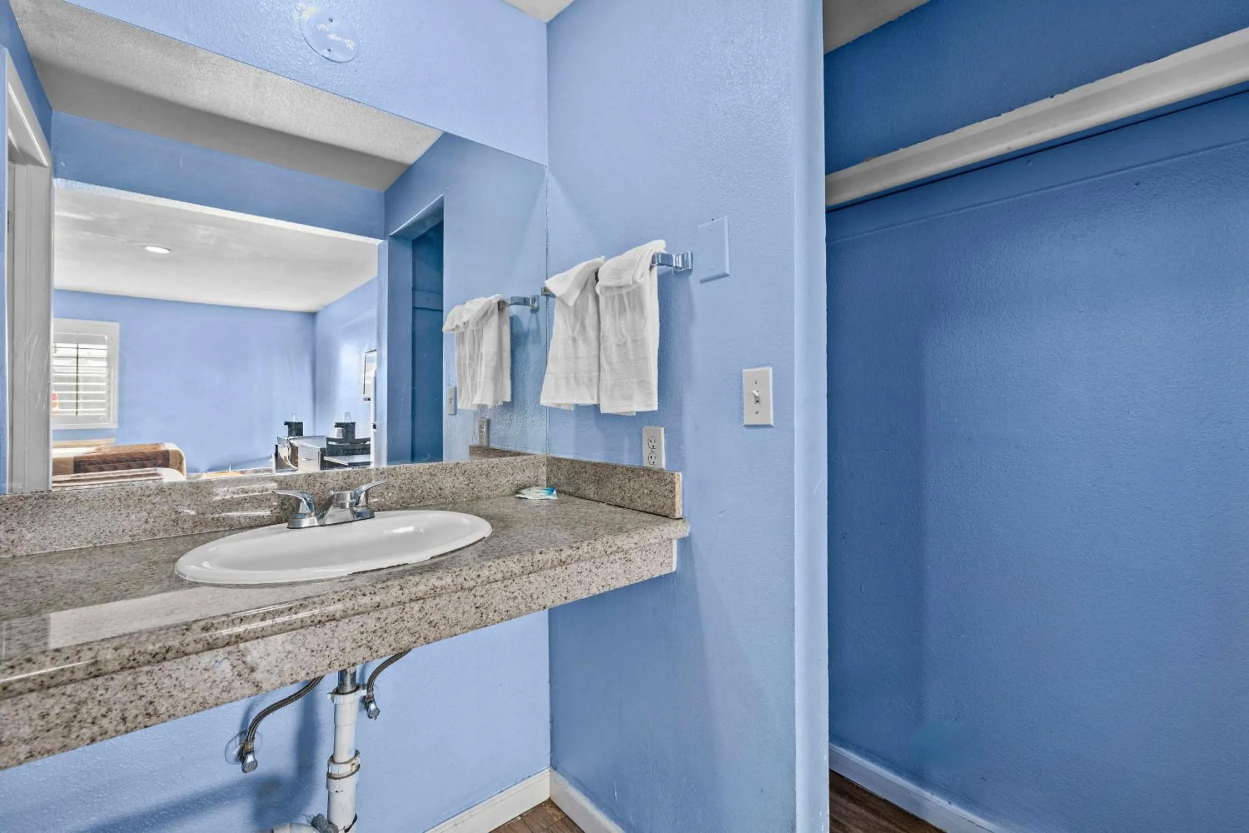 Deluxe Double Room 2 Queen Beds Non Smoking with Kitchen in American Executive Inn Mesa