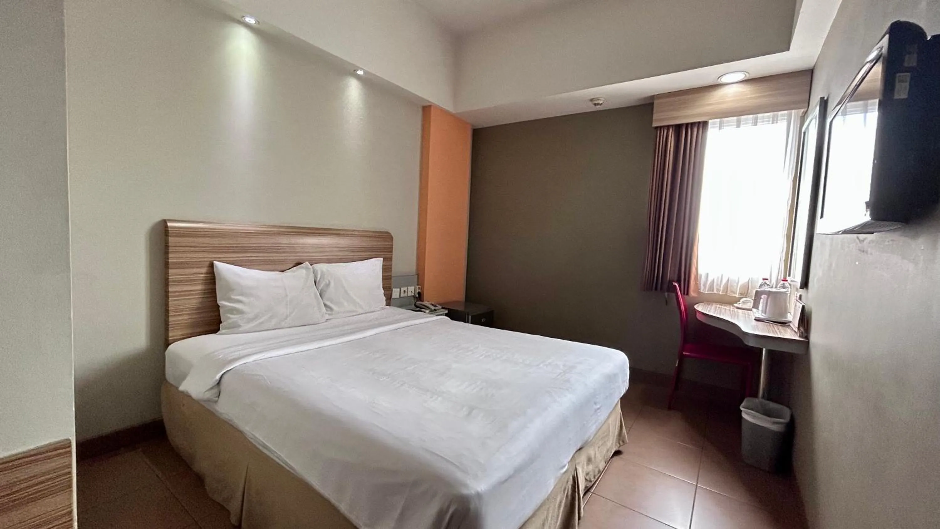 Superior King Room in Metland Hotel Bekasi