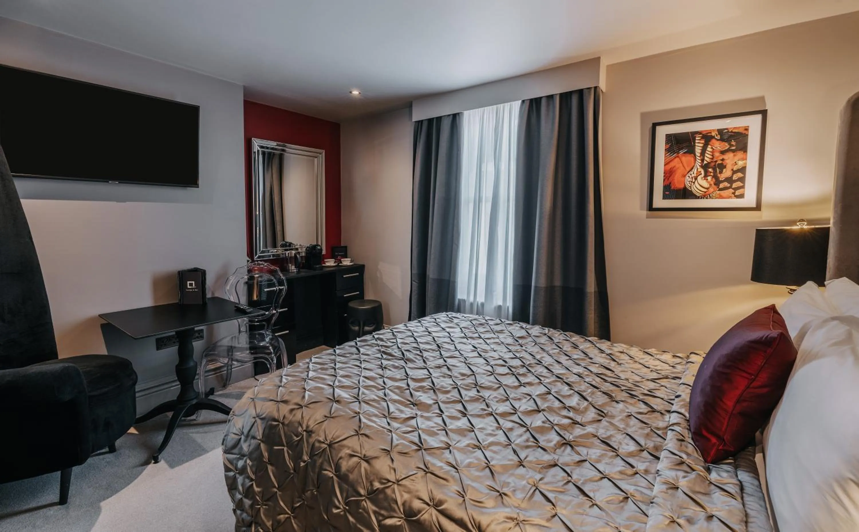 Classic Double in Square Townhouse