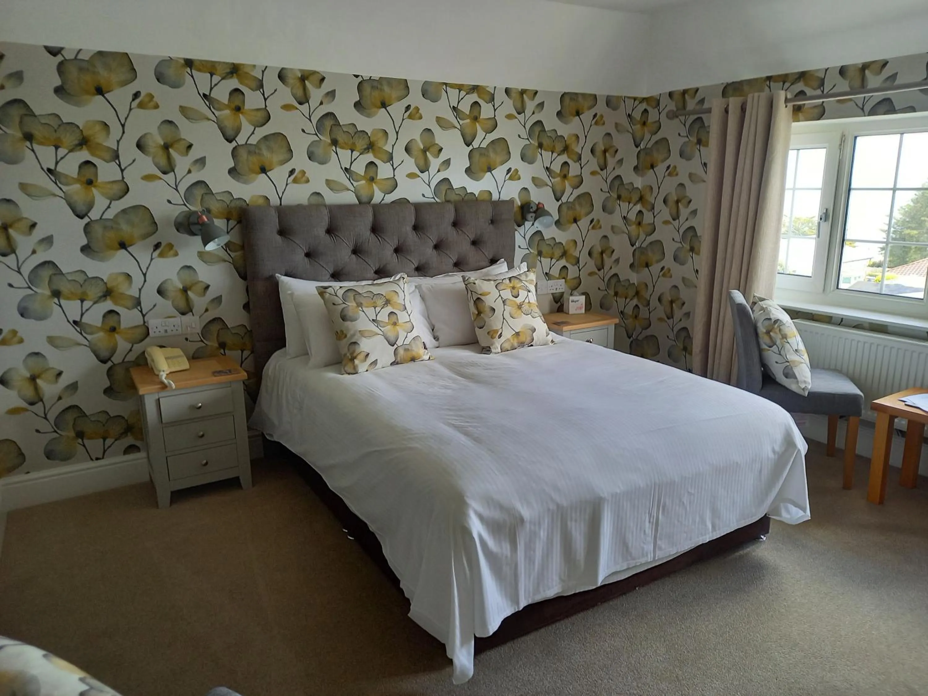 Superior Twin Room with Sea View in Trelawne Hotel