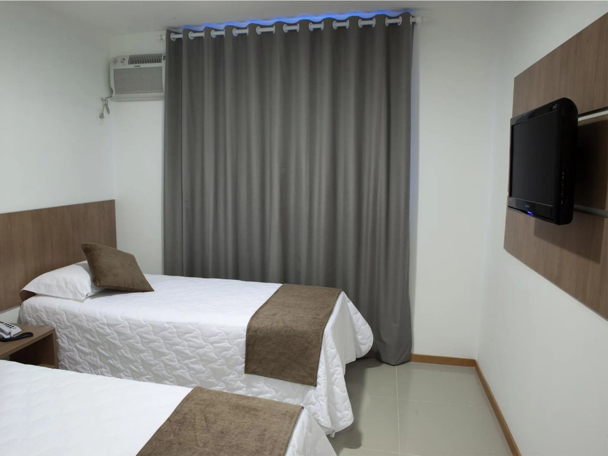 Deluxe Twin Room in Al Mare Hotel