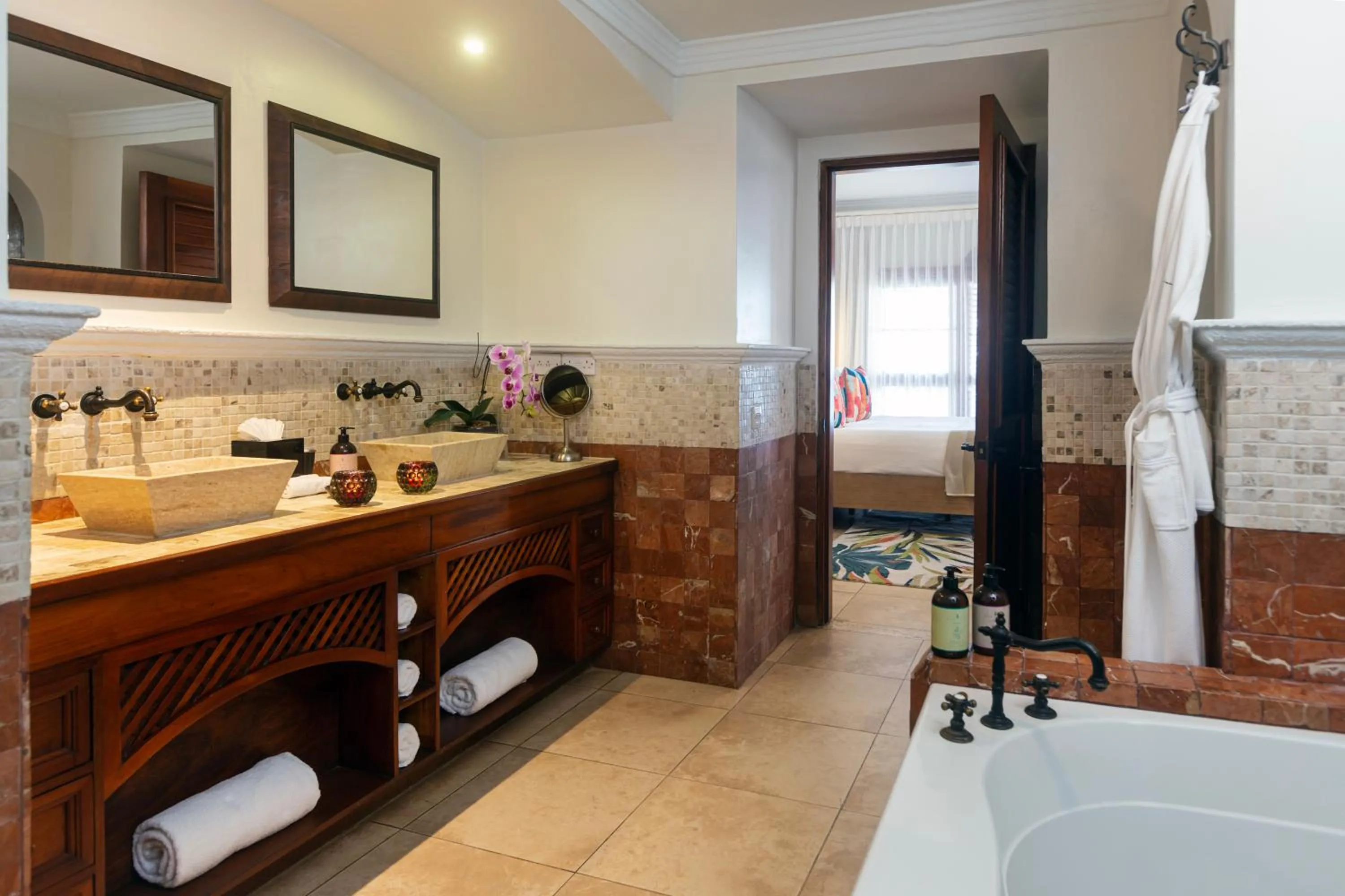 Oceanview Suite with pool and roof terrace in Cap Maison Resort & Spa