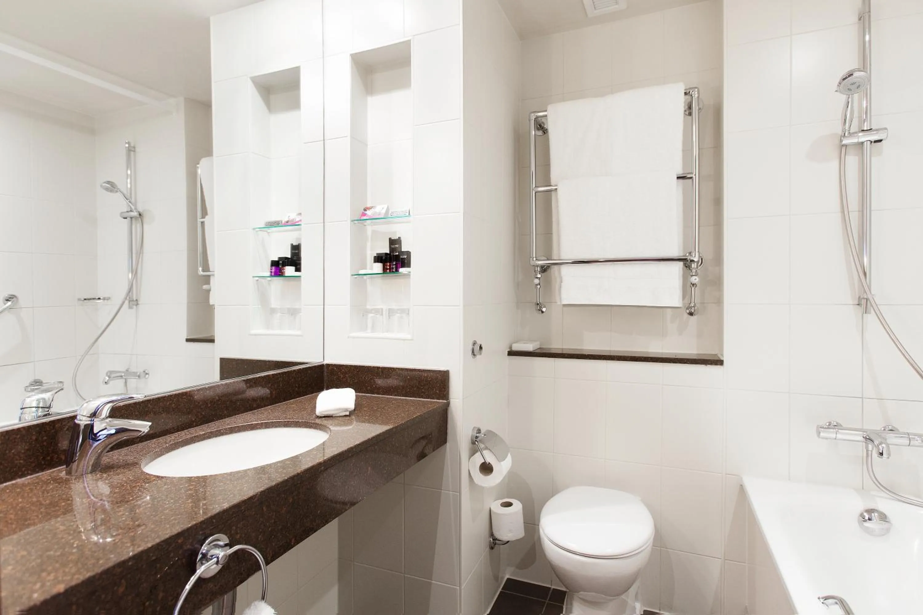 Standard Queen Room in Crowne Plaza Reading