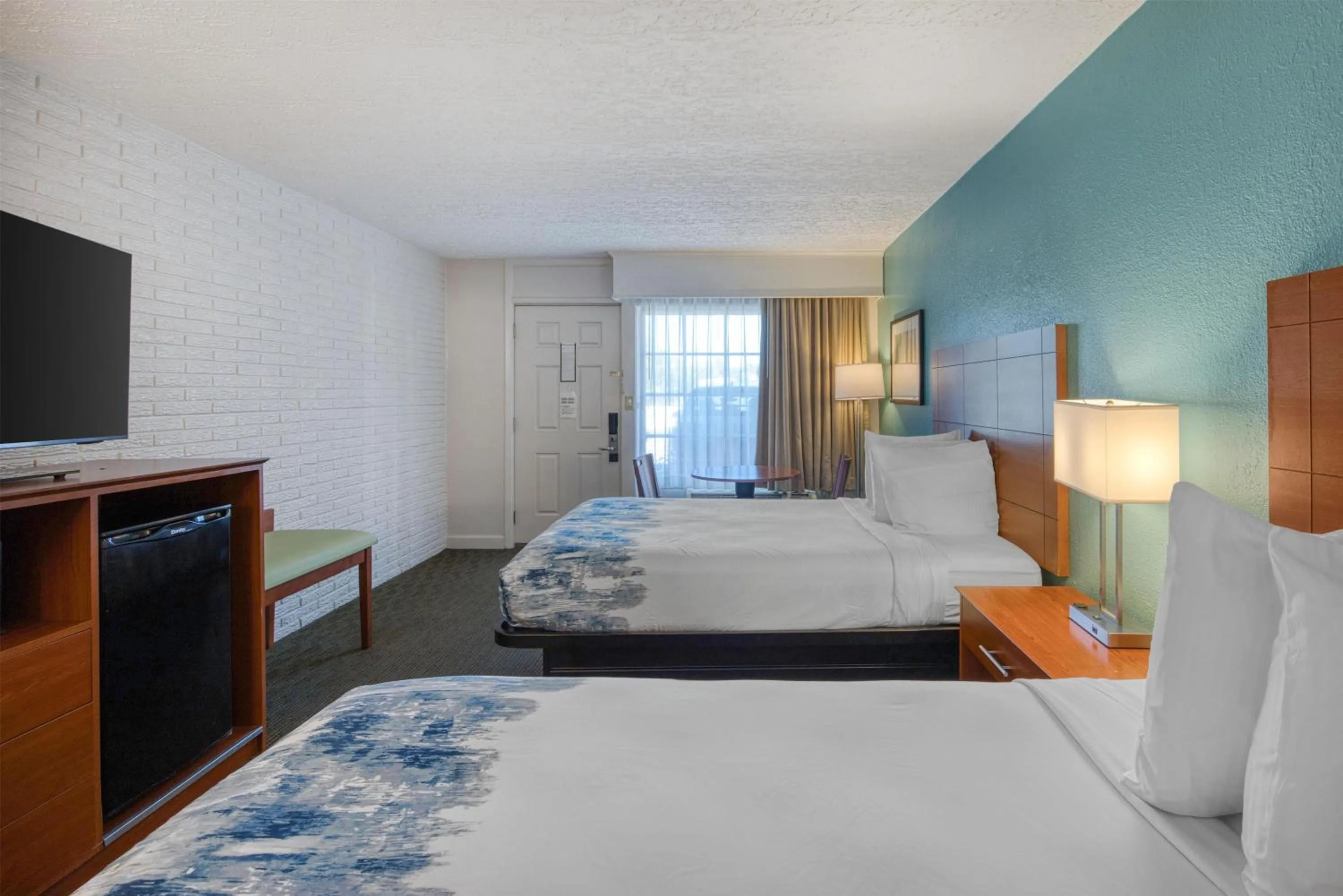 Double Room with Two Double Beds - Smoking in Best Western Hendersonville Inn