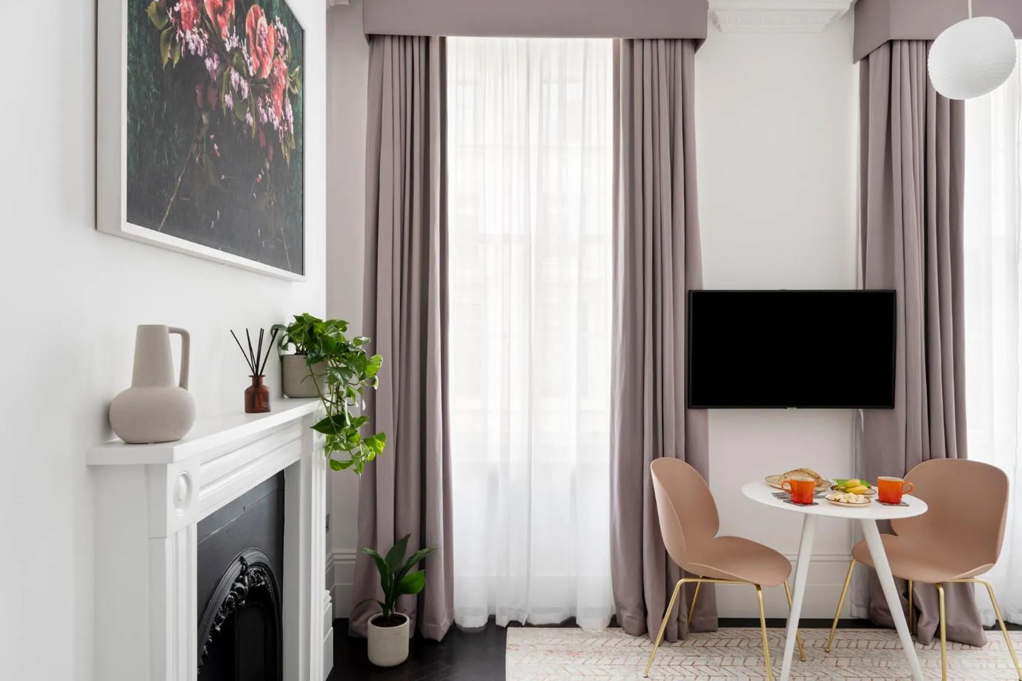 One-Bedroom Apartment in The Moorgate by COVE