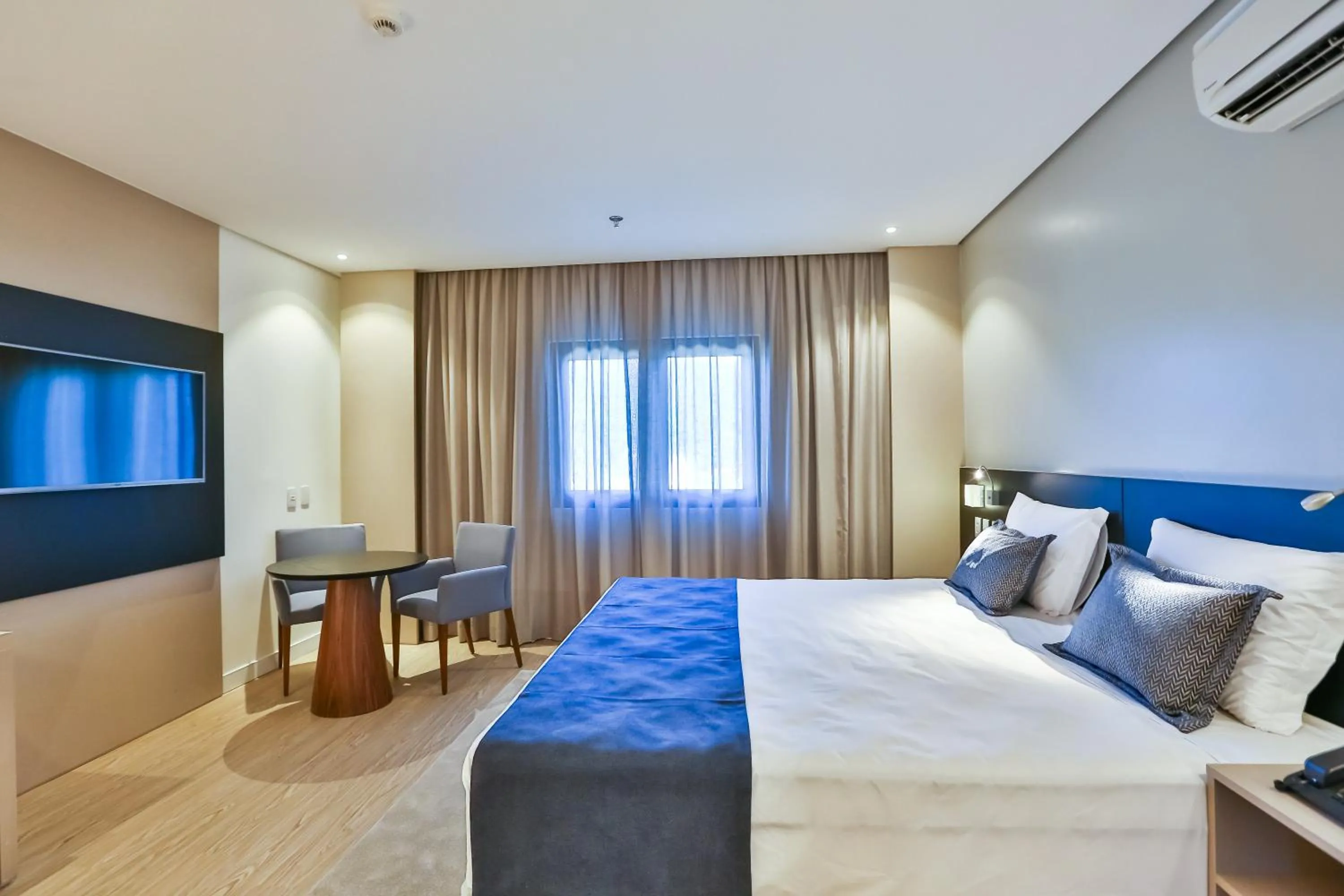 Deluxe King Room in Quality Hotel Blumenau